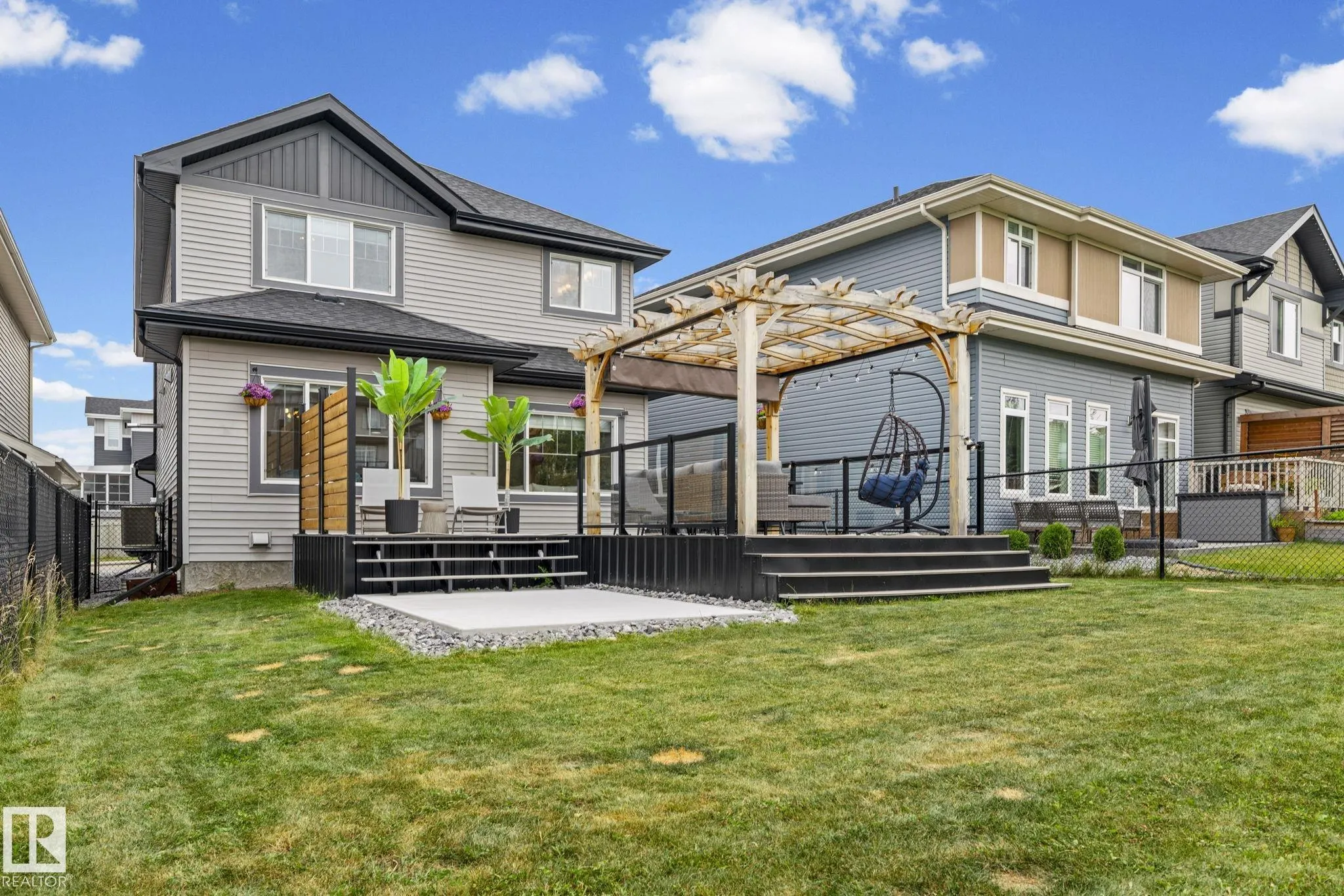 325 Annandale Crescent
