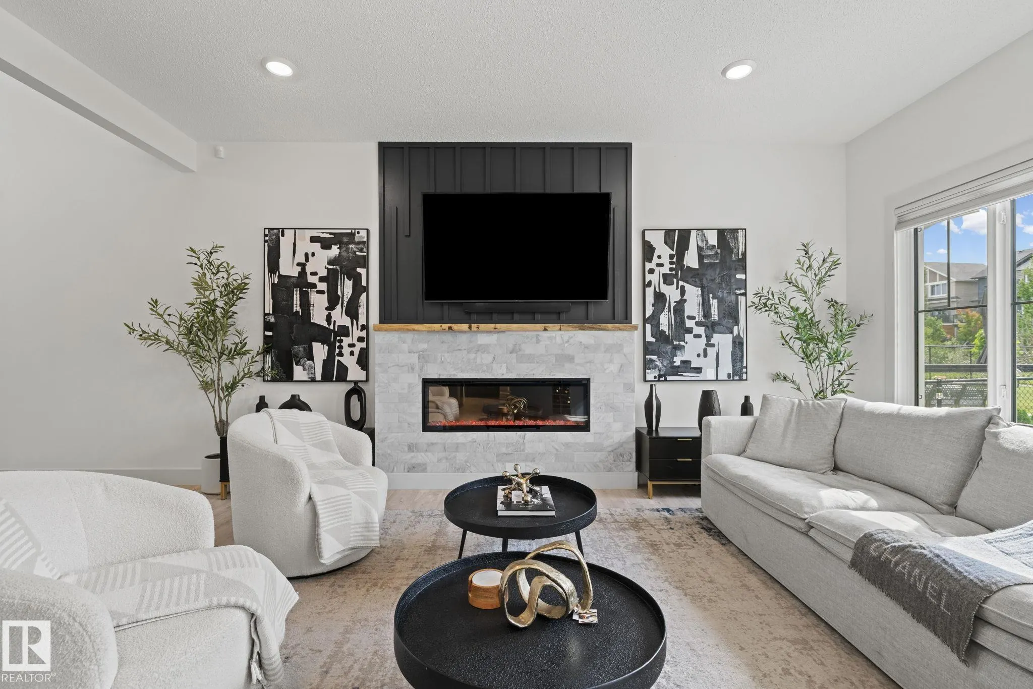 325 Annandale Crescent