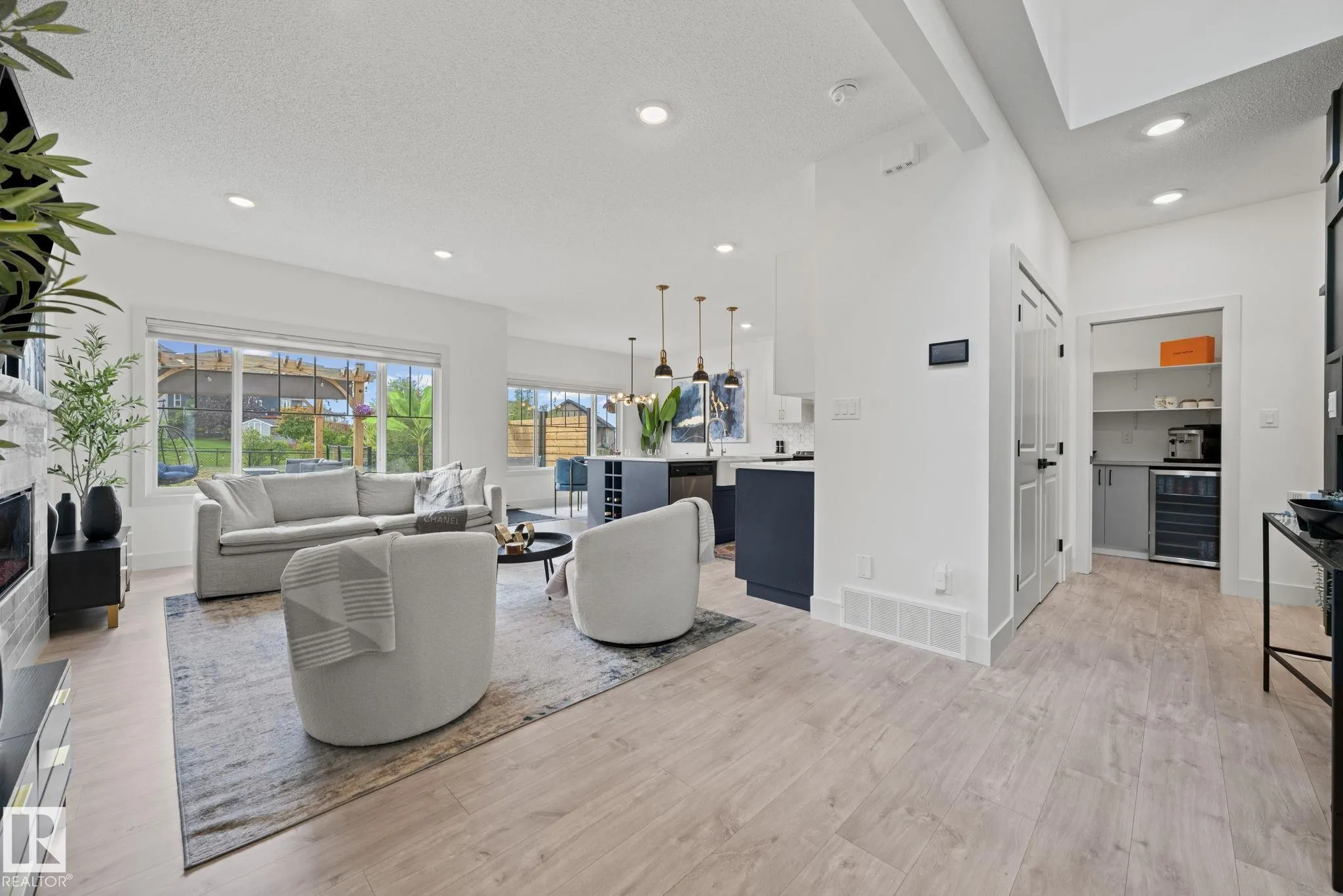 325 Annandale Crescent