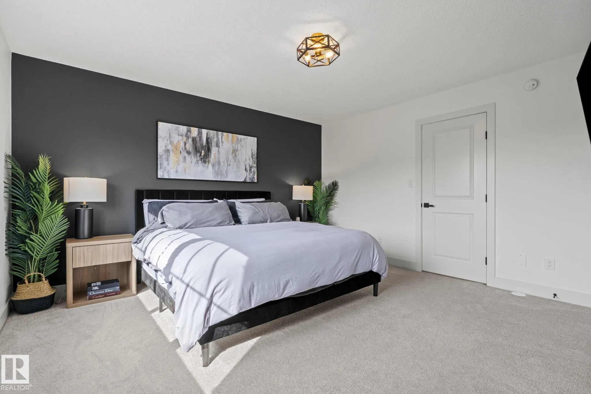 325 Annandale Crescent