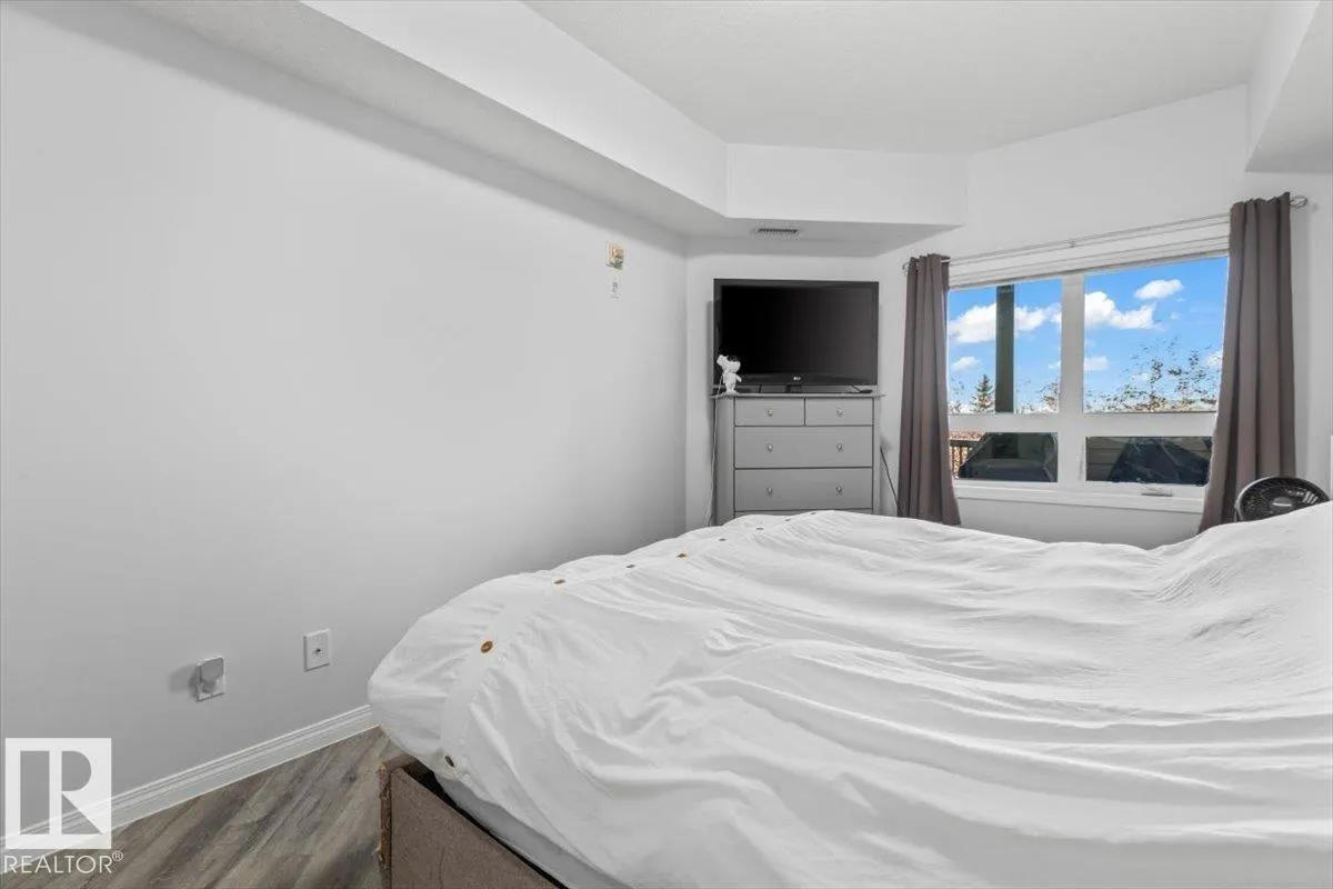 208 8702 Southfort Drive
