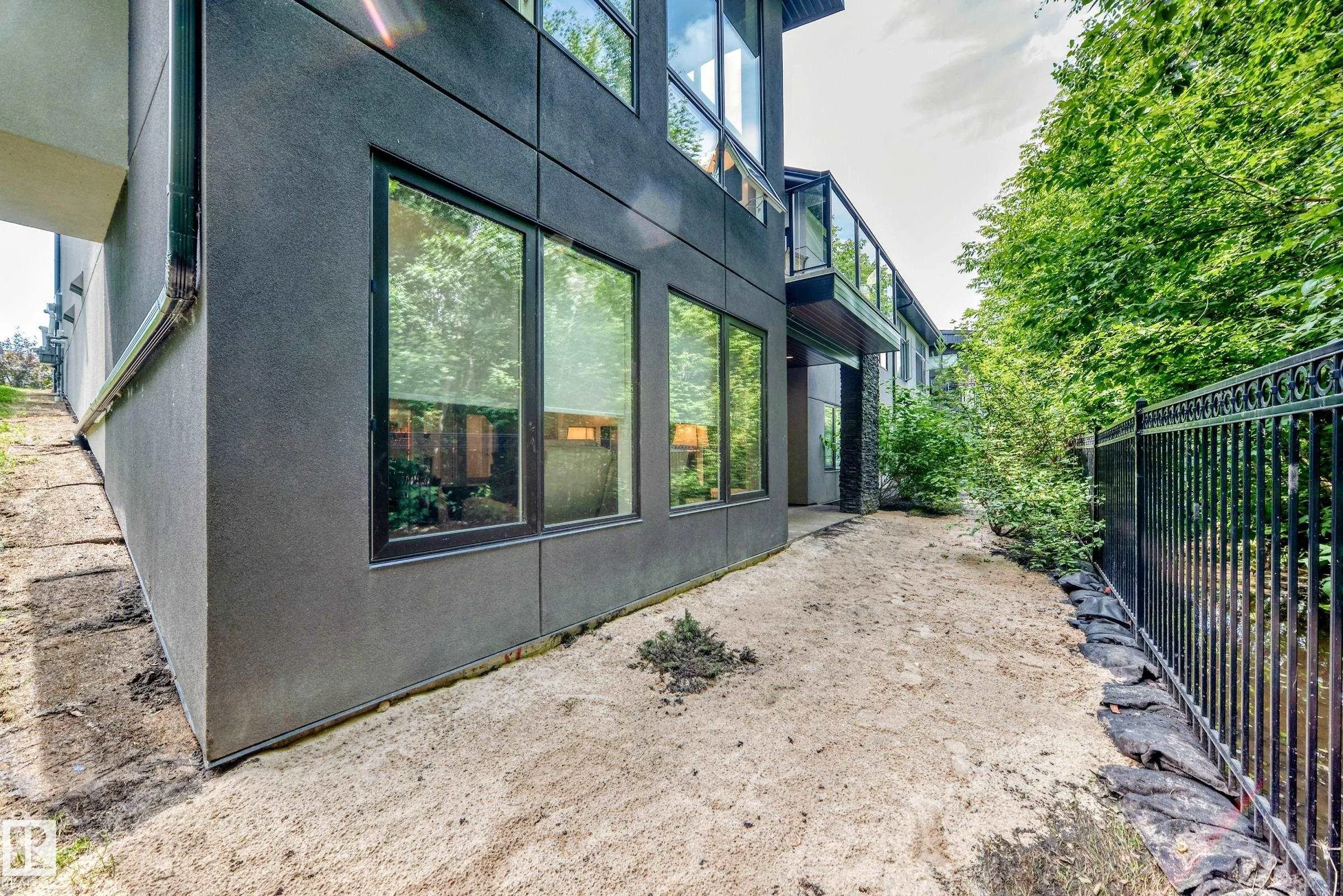 95 SALISBURY Way