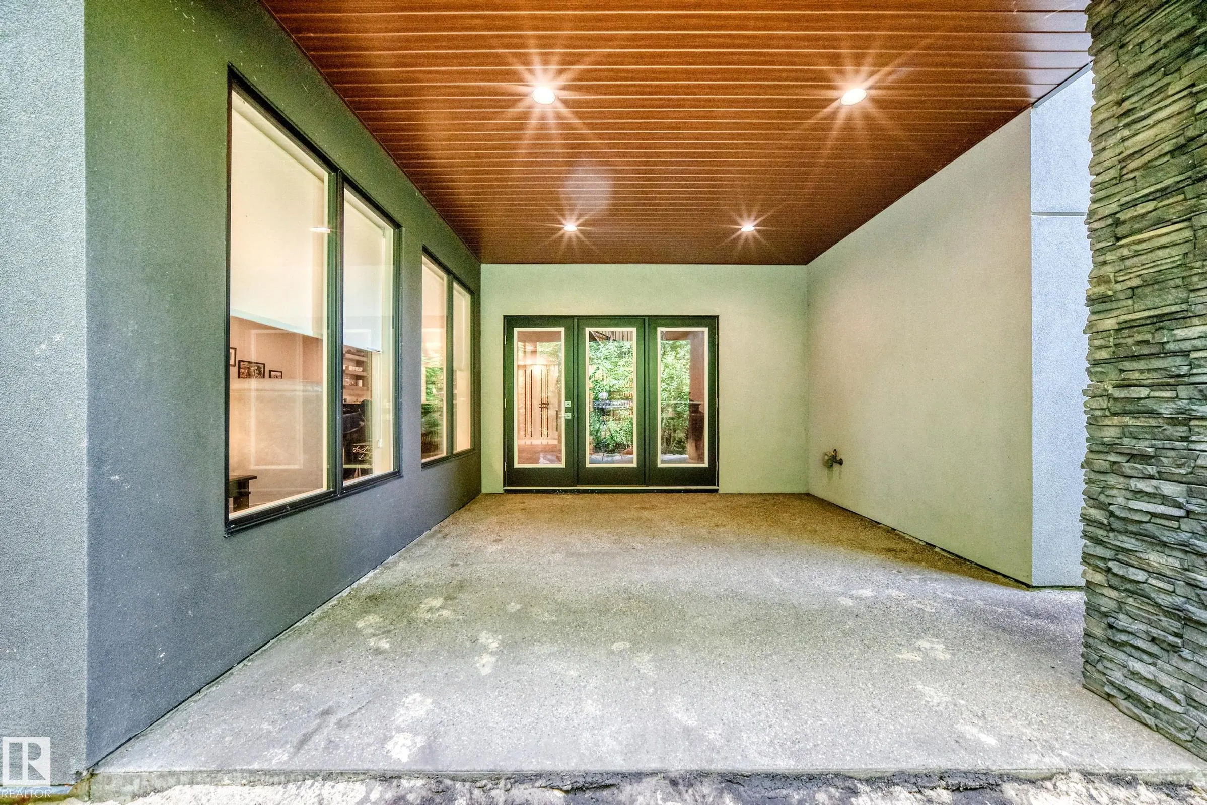 95 SALISBURY Way