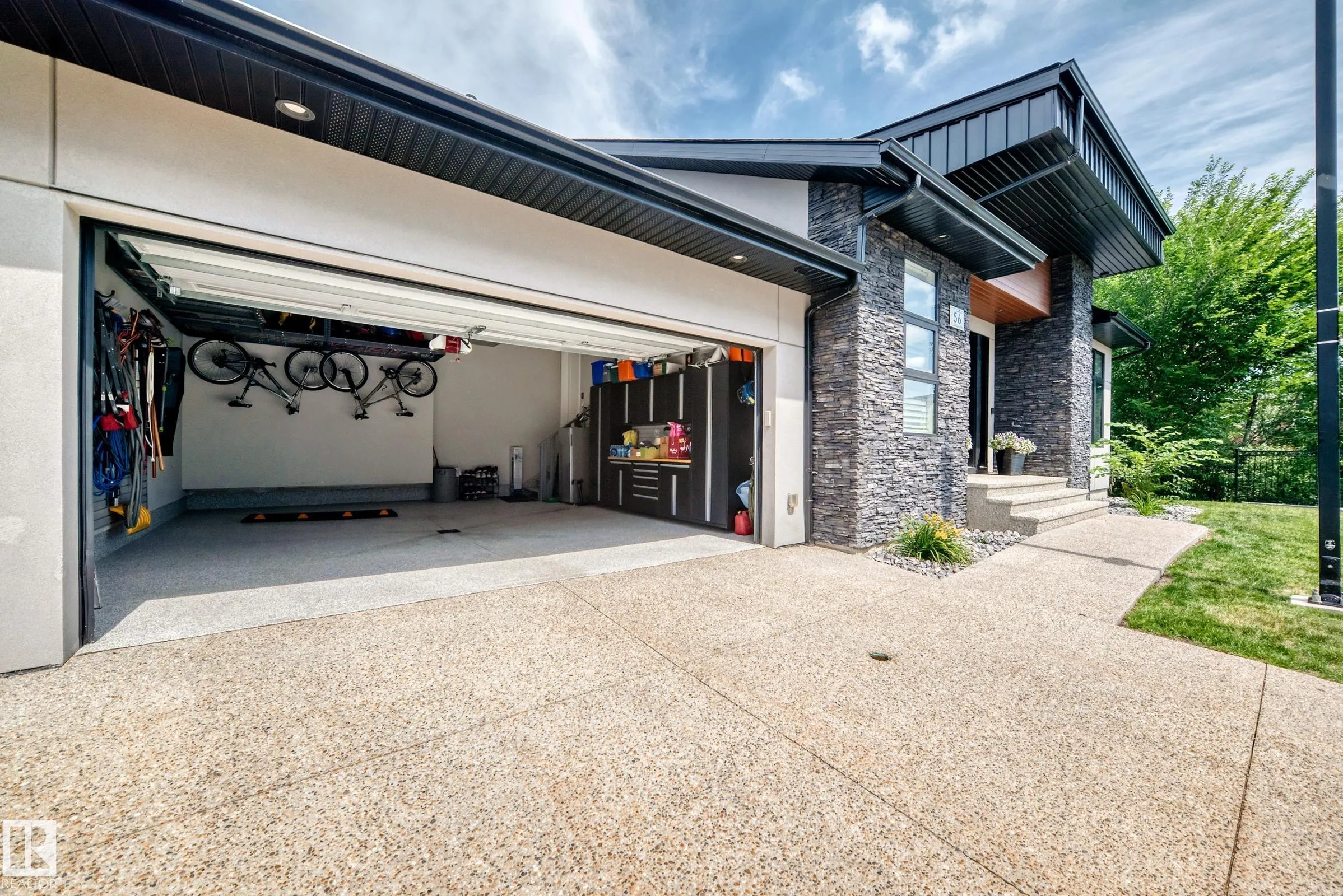 95 SALISBURY Way