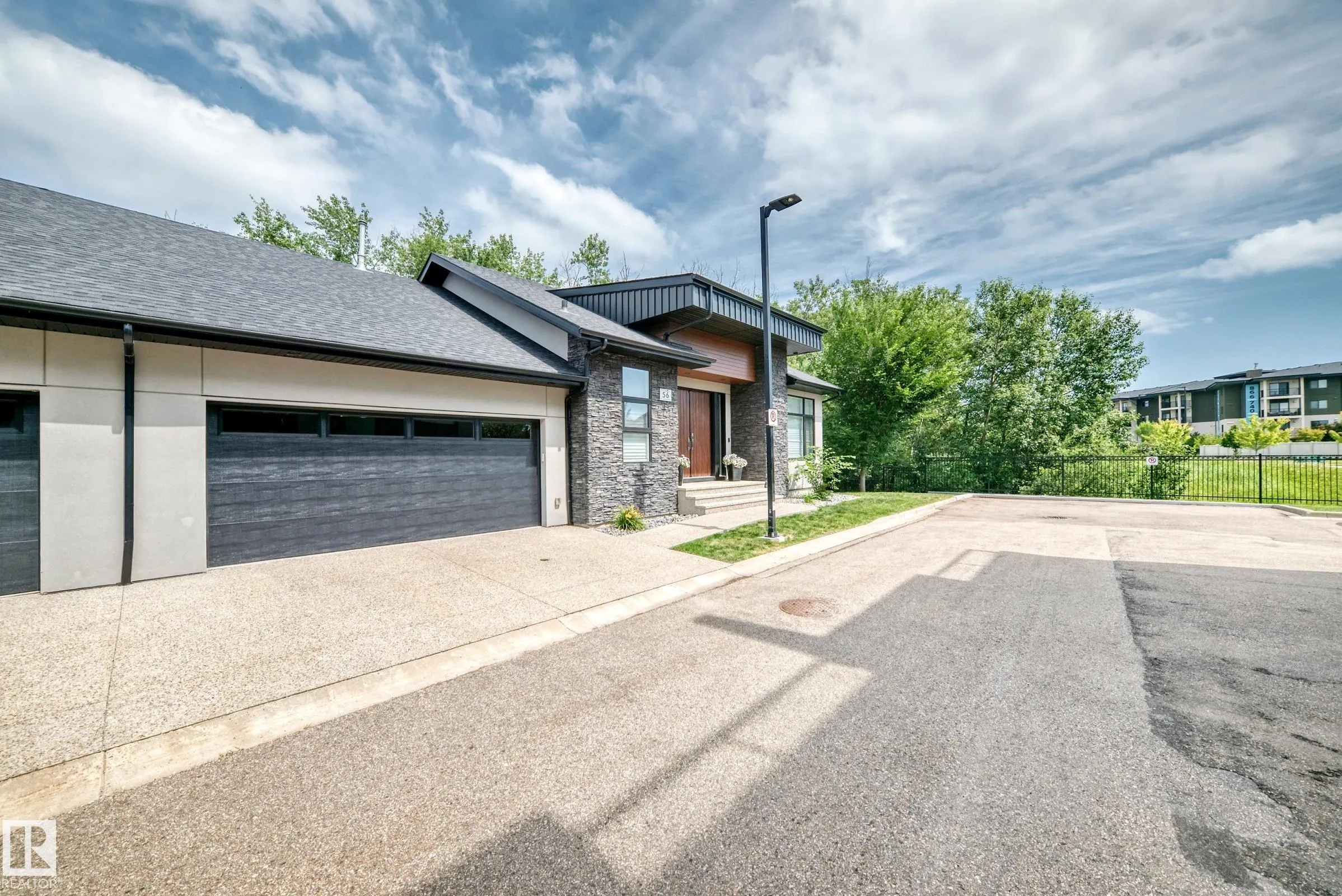 95 SALISBURY Way