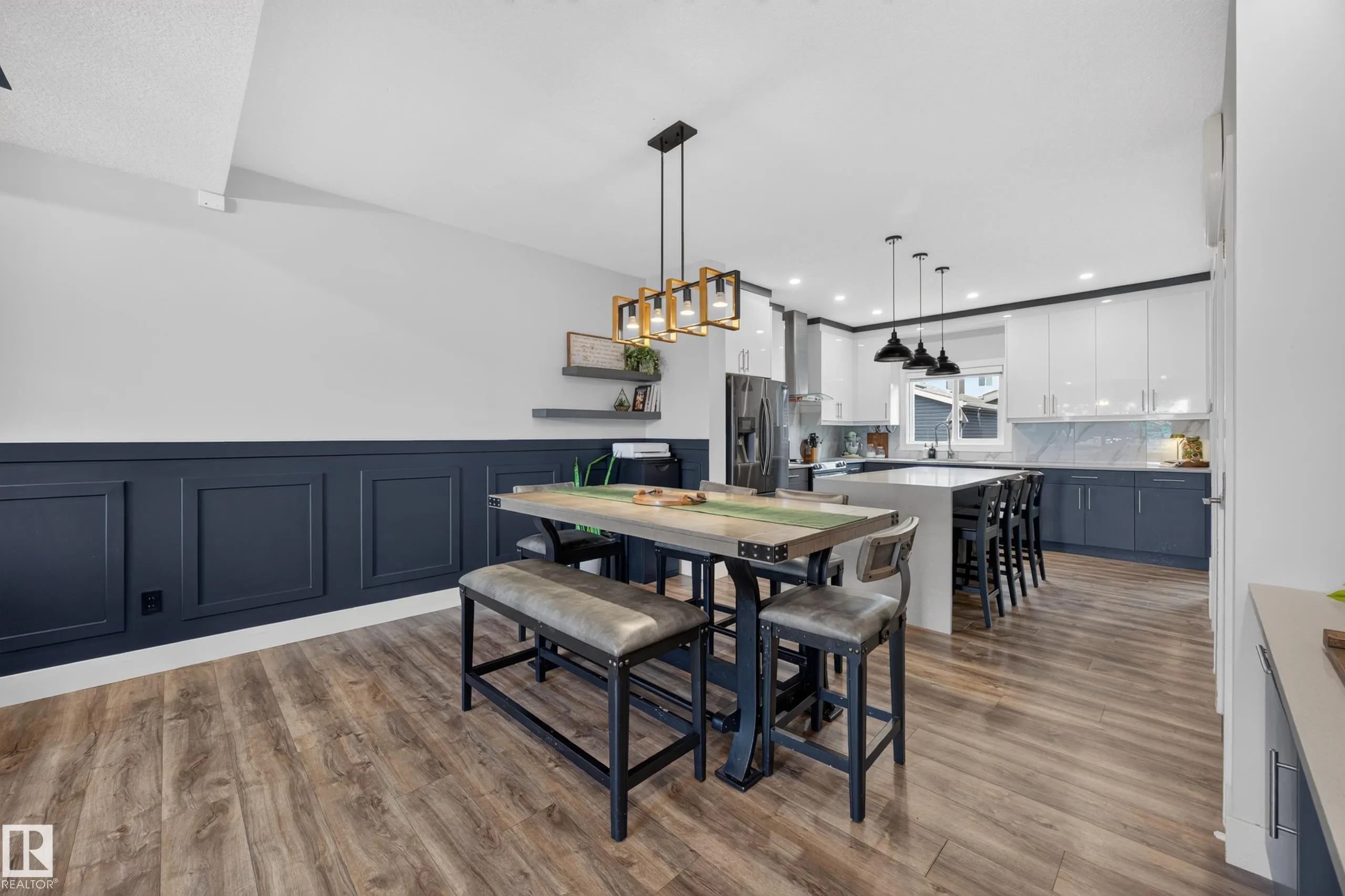 635 MEADOWVIEW Drive