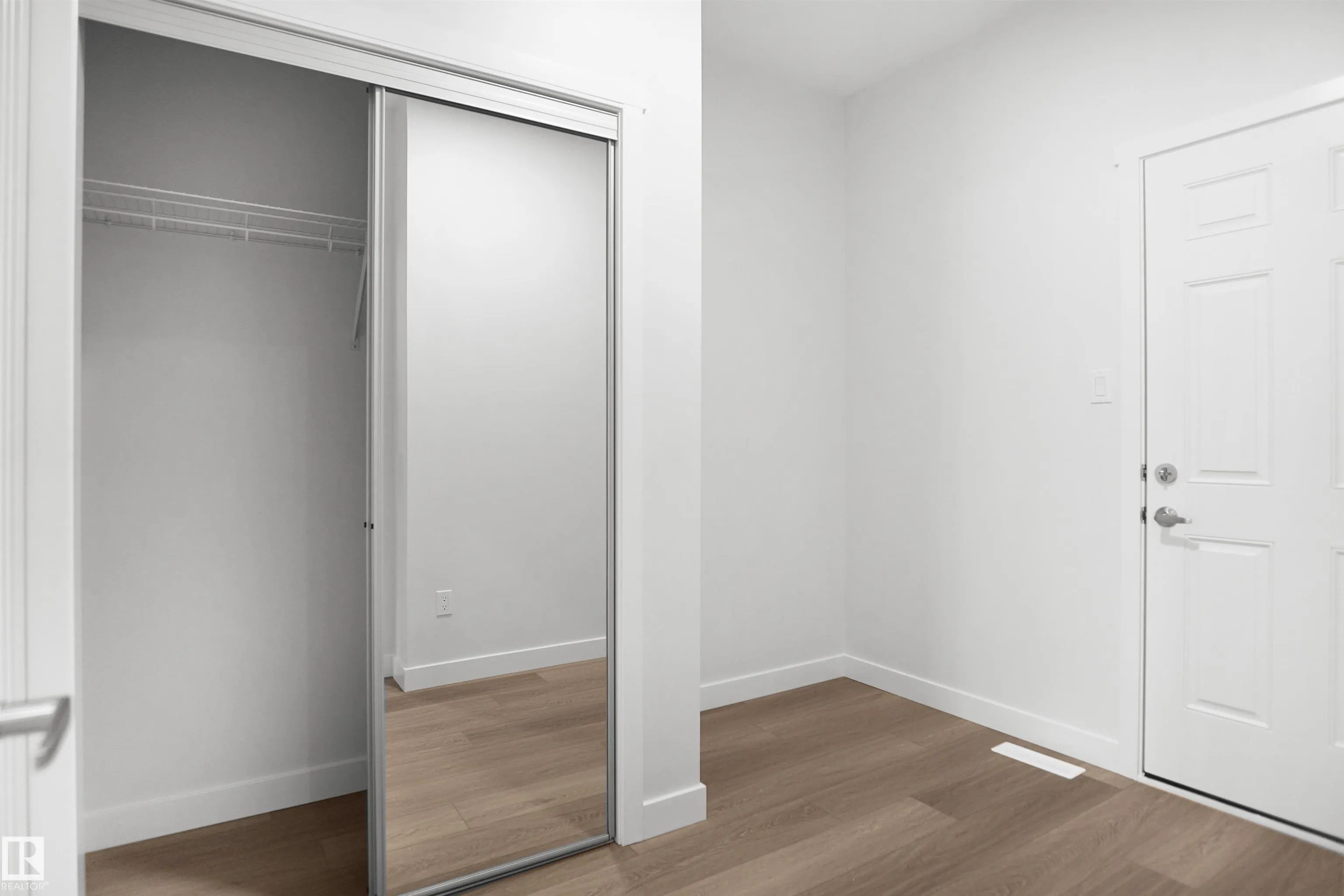 1015 14 Avenue
