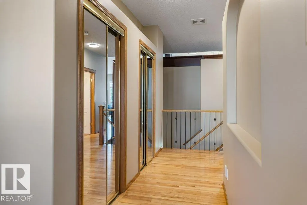 4 HERITAGE Way