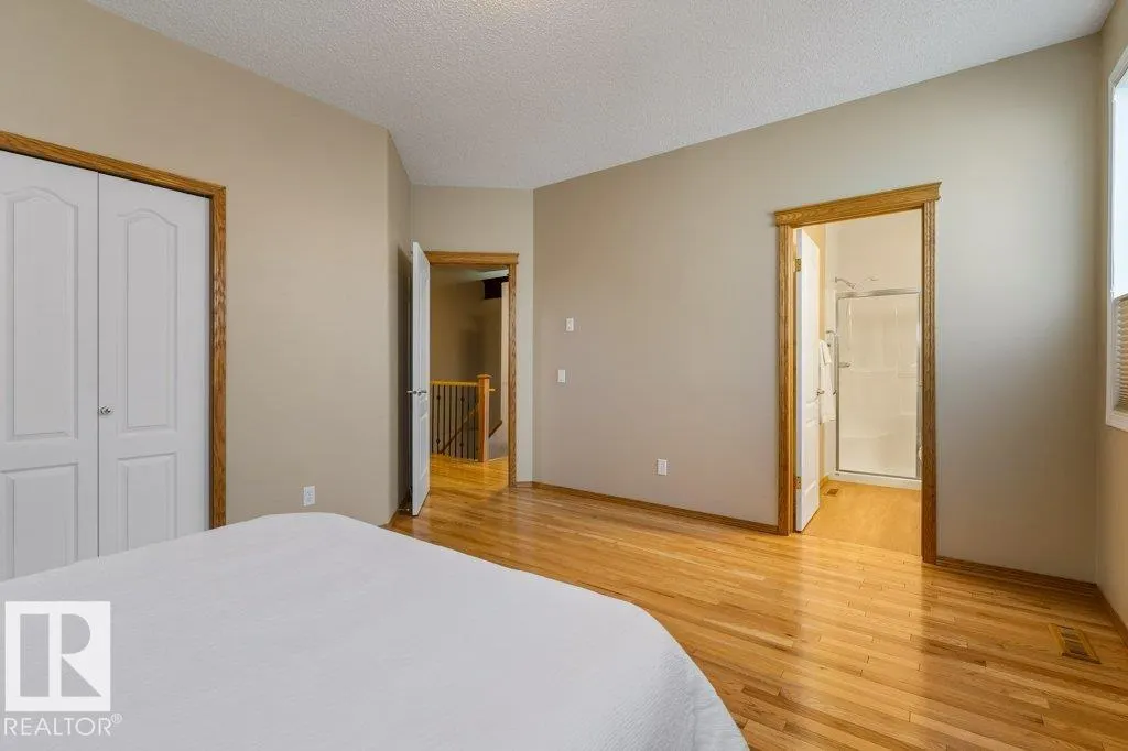 4 HERITAGE Way