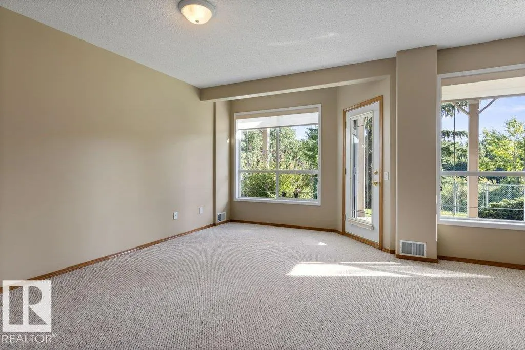 4 HERITAGE Way