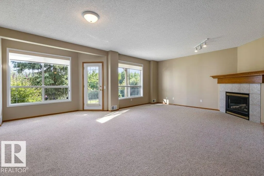 4 HERITAGE Way