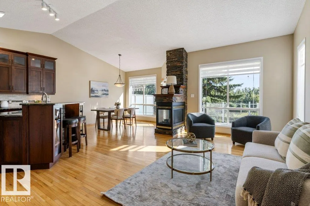 4 HERITAGE Way