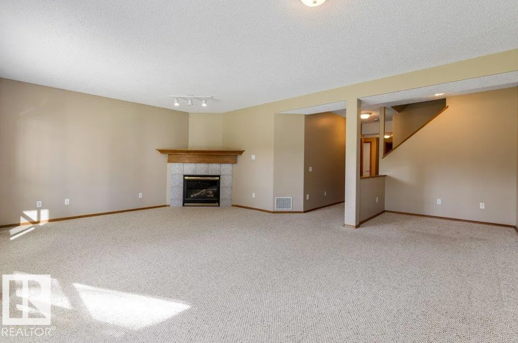 4 HERITAGE Way