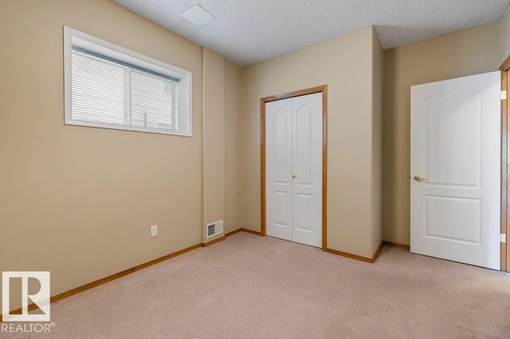 4 HERITAGE Way