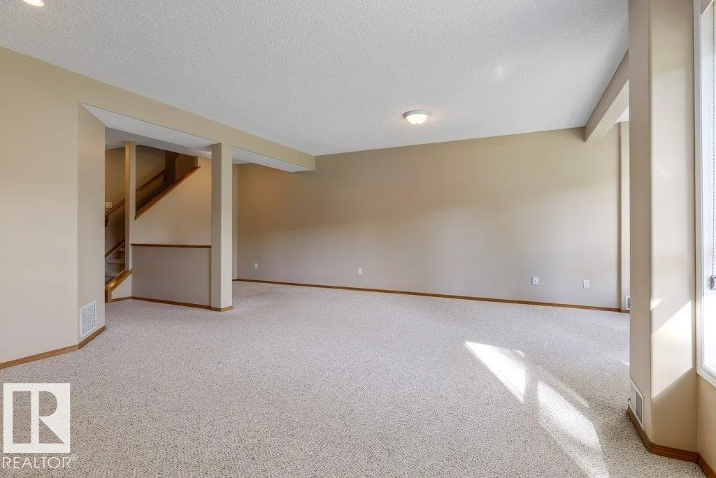 4 HERITAGE Way