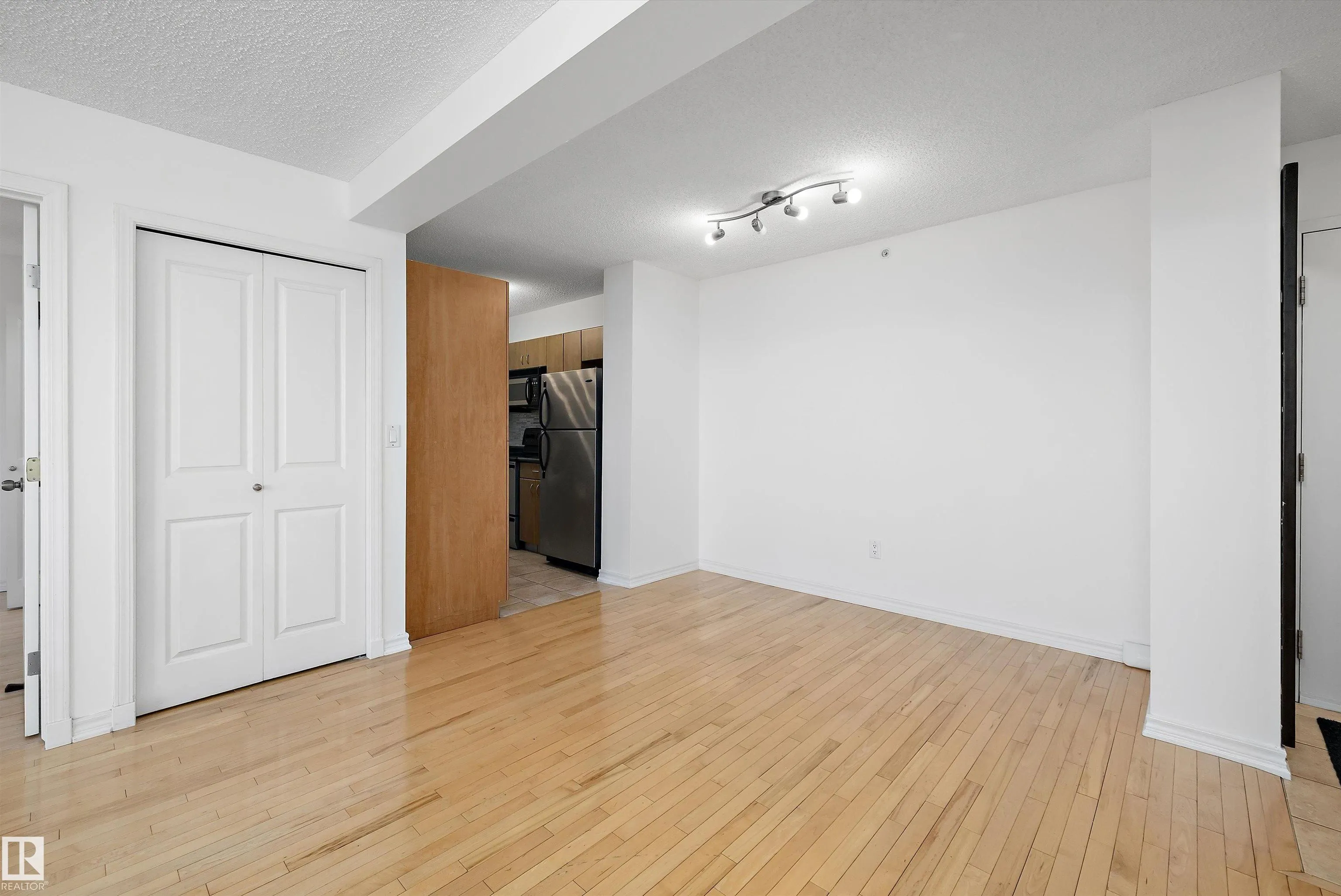 10303 105 Street