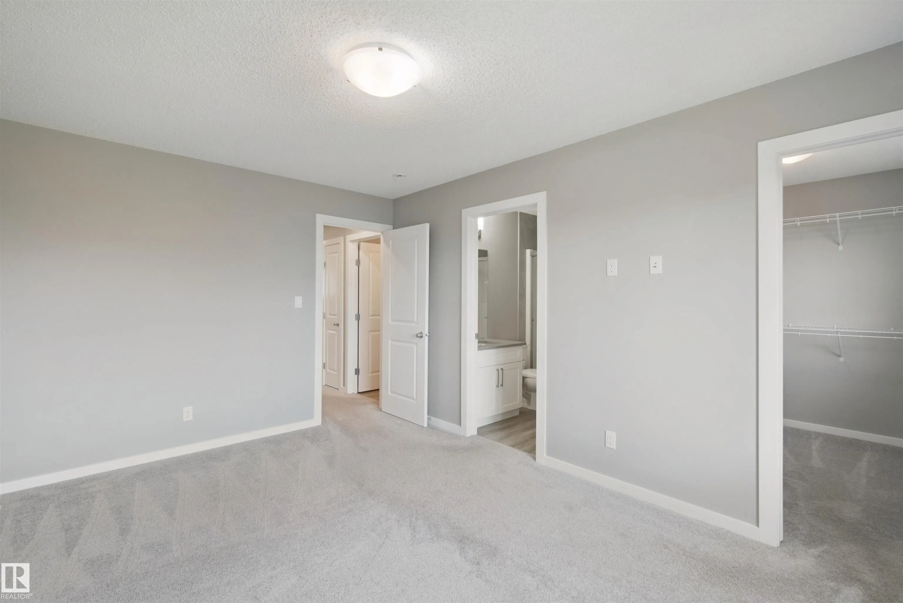 7372 CHIVERS Crescent