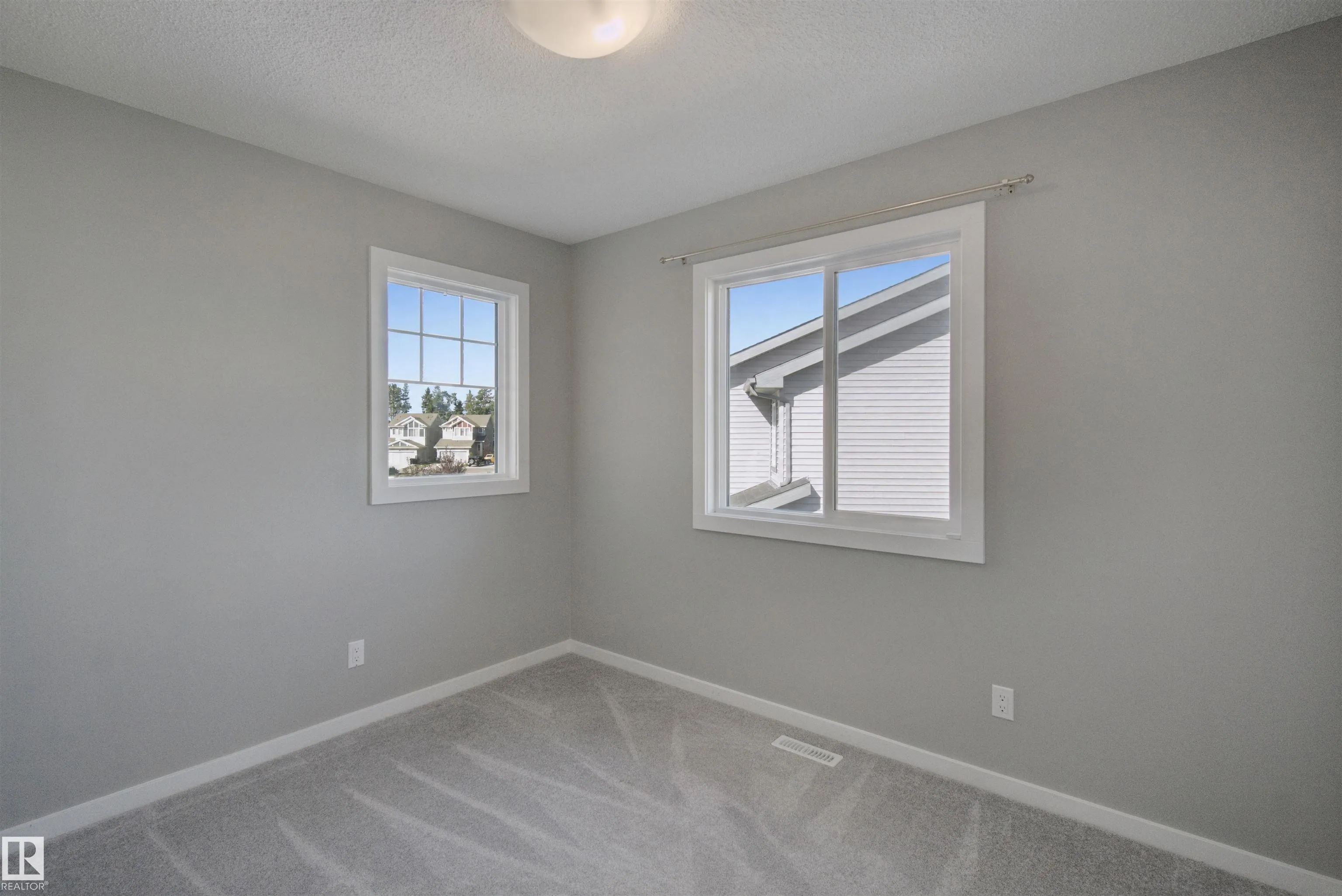 7372 CHIVERS Crescent