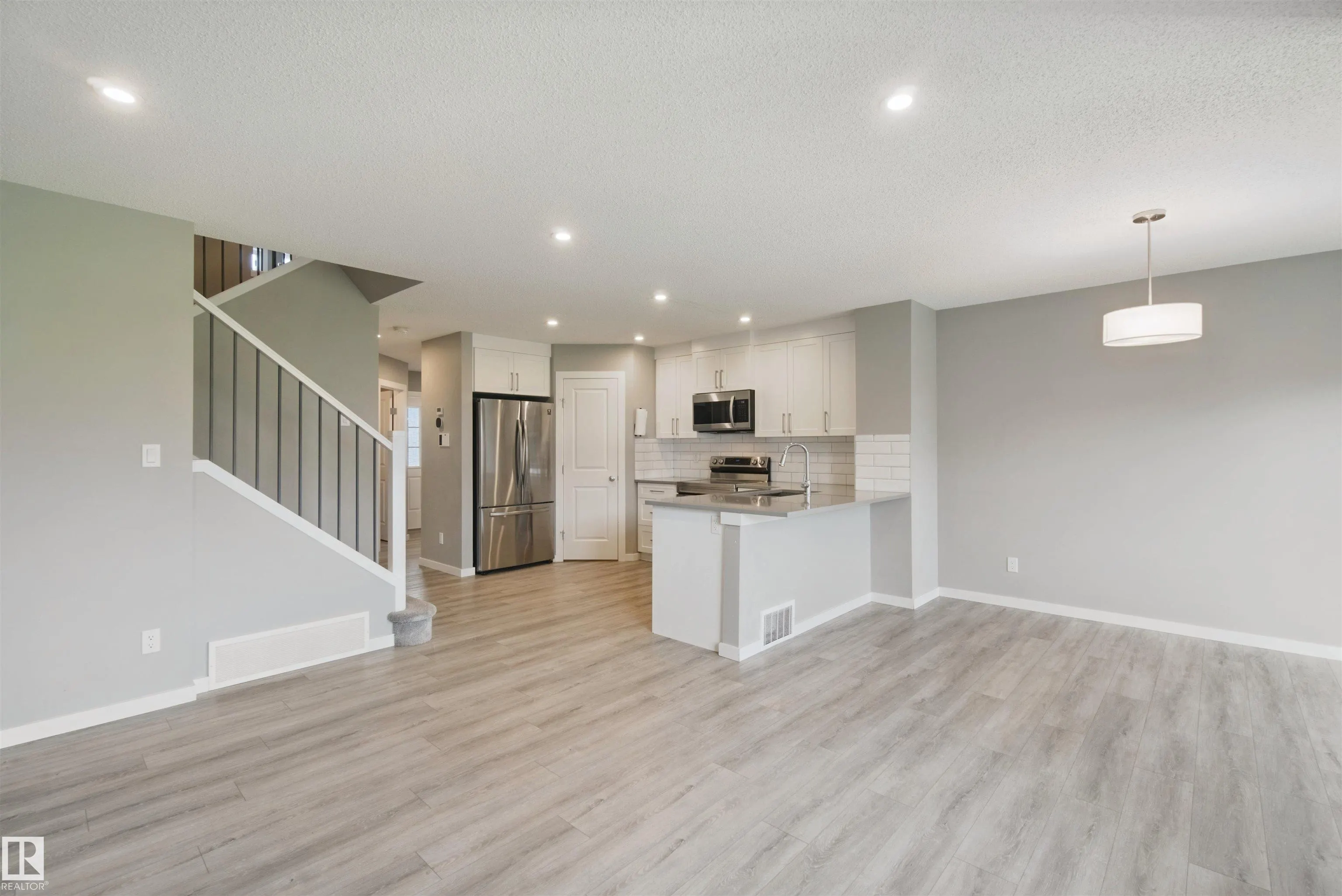7372 CHIVERS Crescent