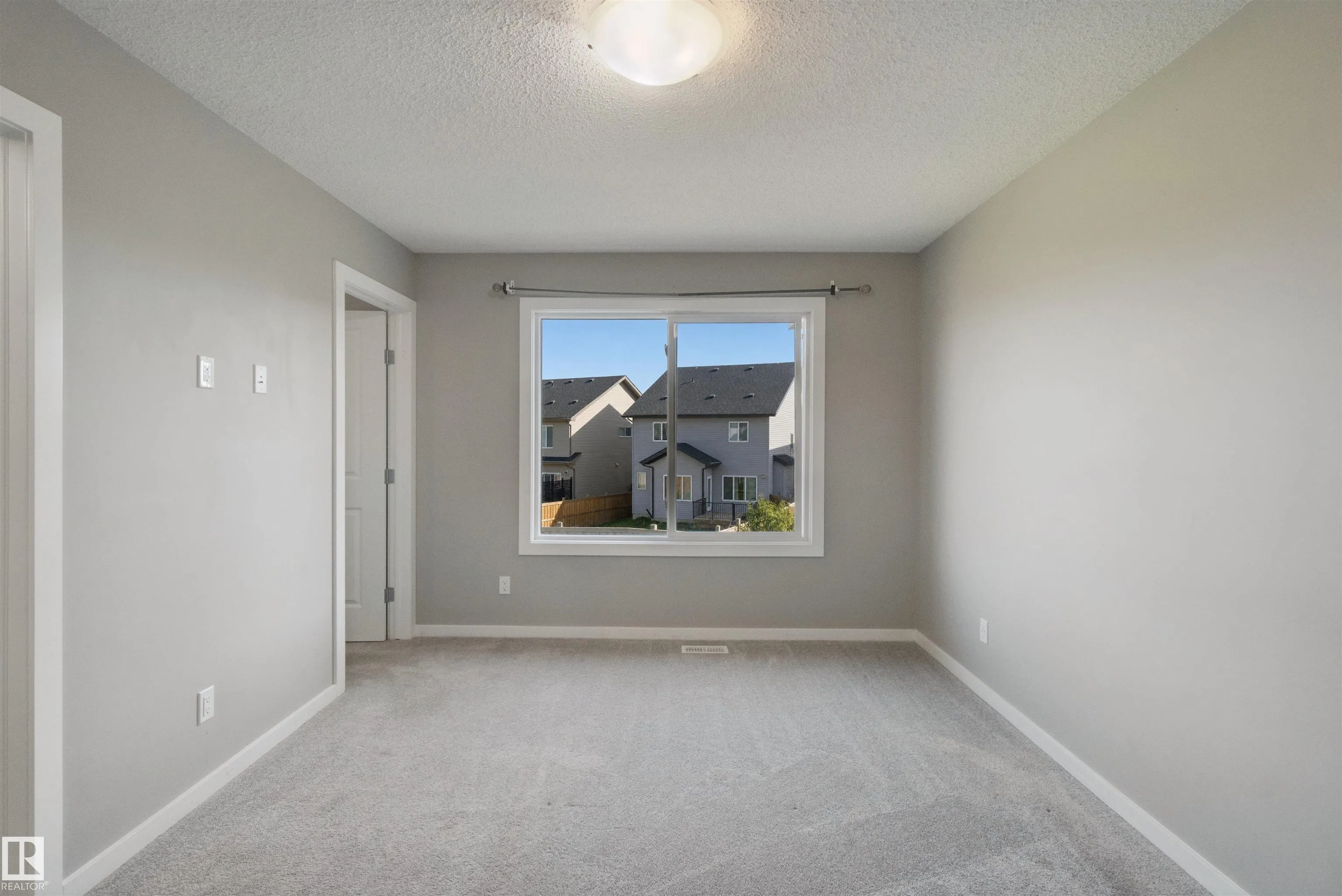 7372 CHIVERS Crescent