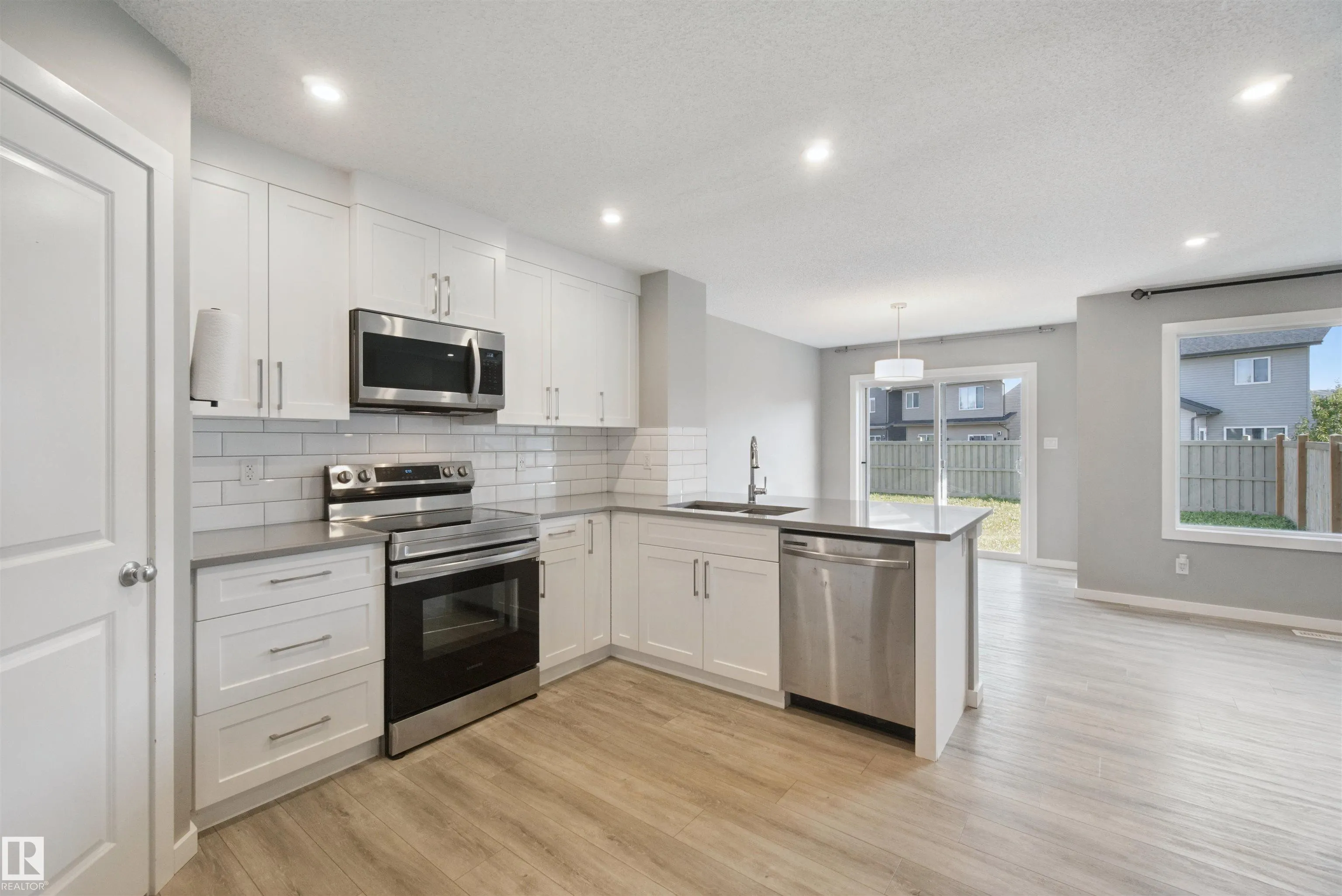 7372 CHIVERS Crescent