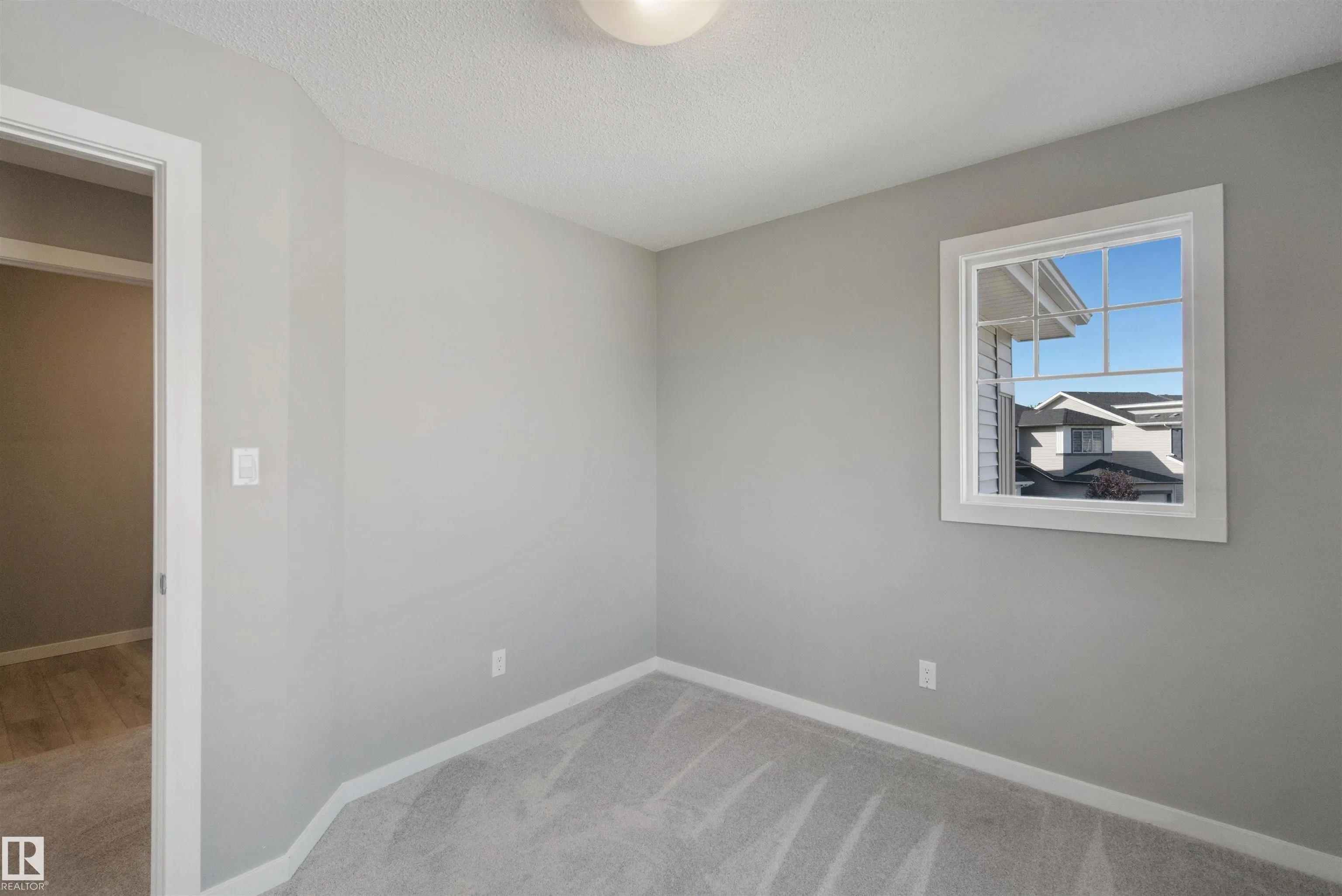 7372 CHIVERS Crescent