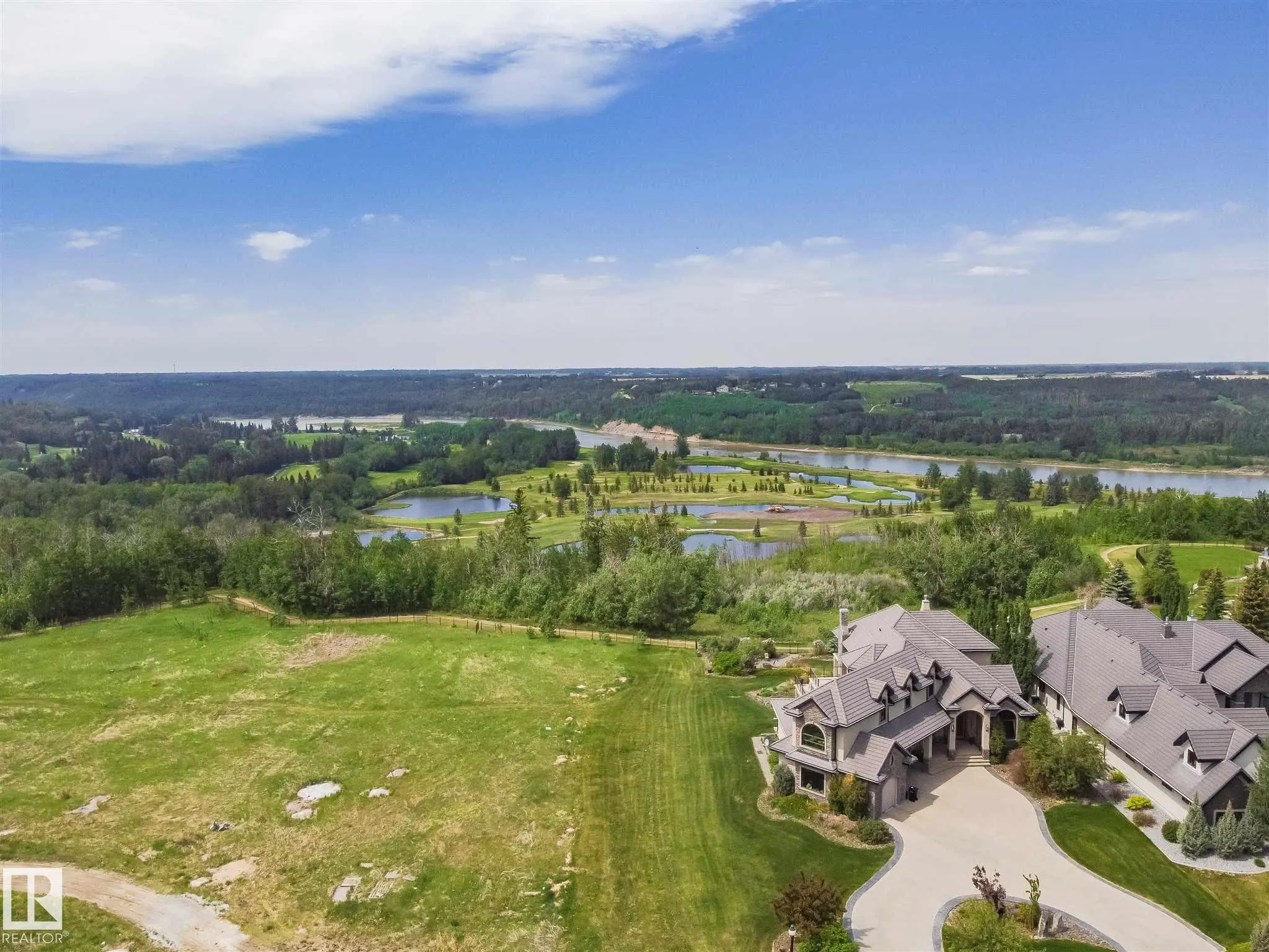 34 WINDERMERE Drive