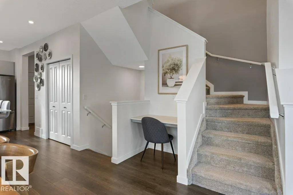 24 NETTLE Crescent