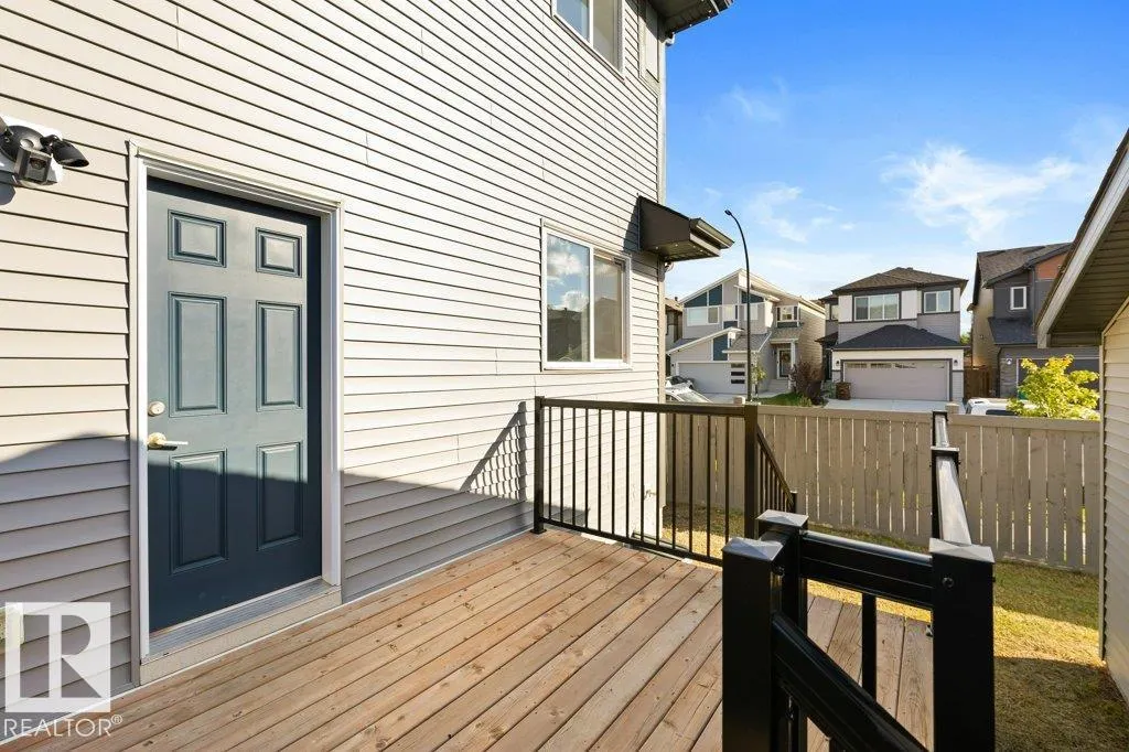 24 NETTLE Crescent