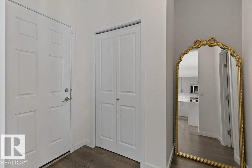 24 NETTLE Crescent