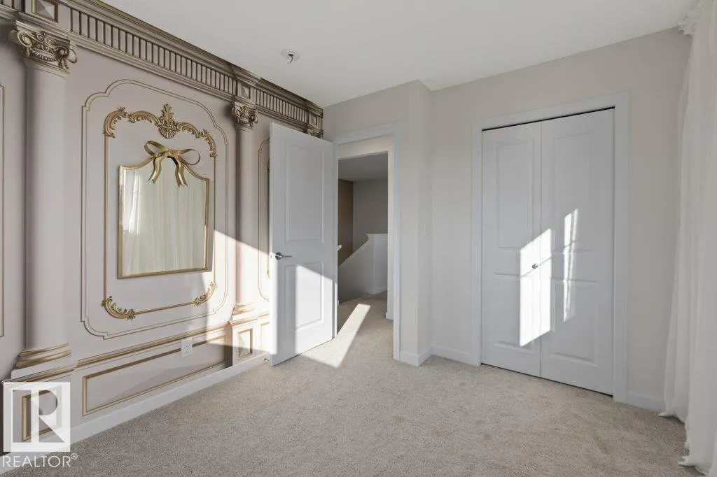 24 NETTLE Crescent