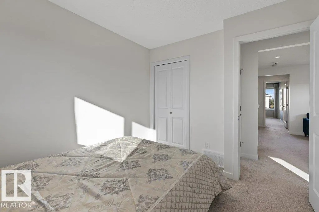 24 NETTLE Crescent