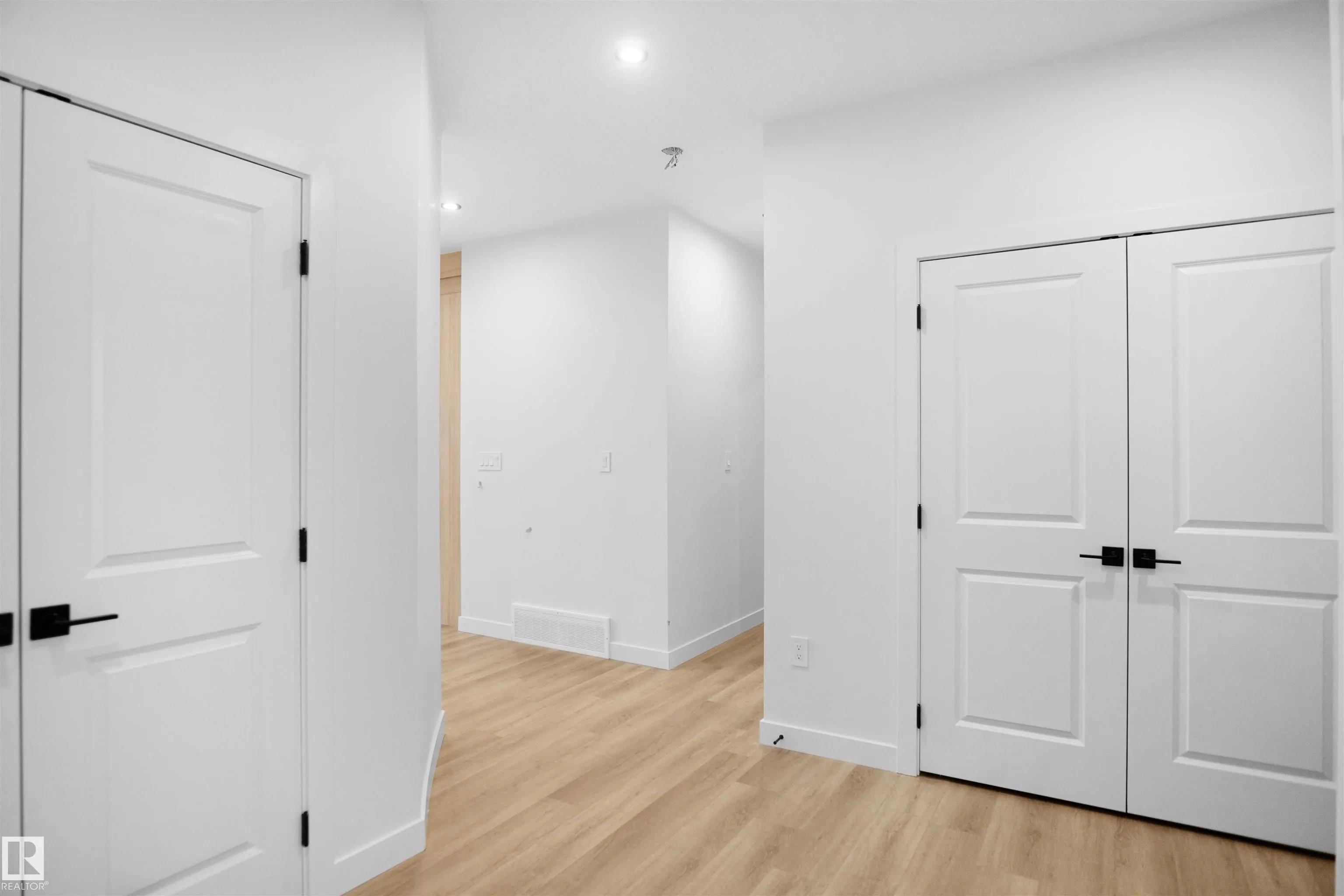 83 MEADOWGROVE Lane