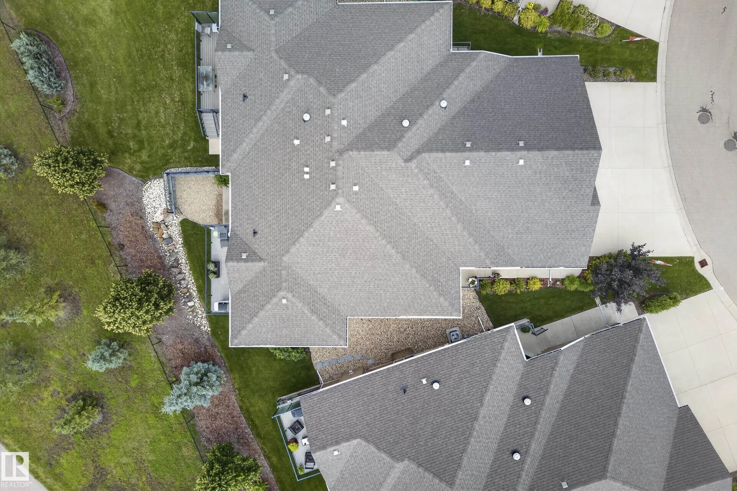 88 LACOMBE Drive