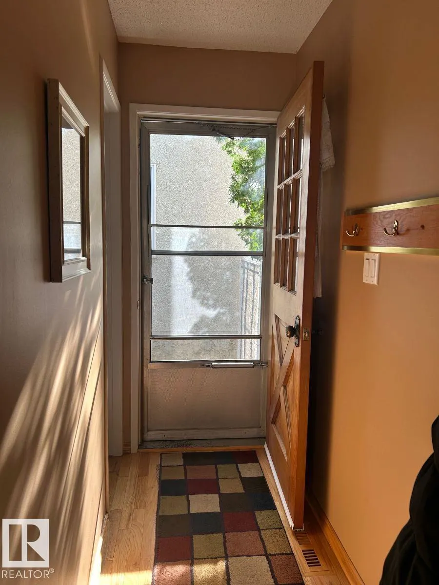 29 LINDBERGH Crescent