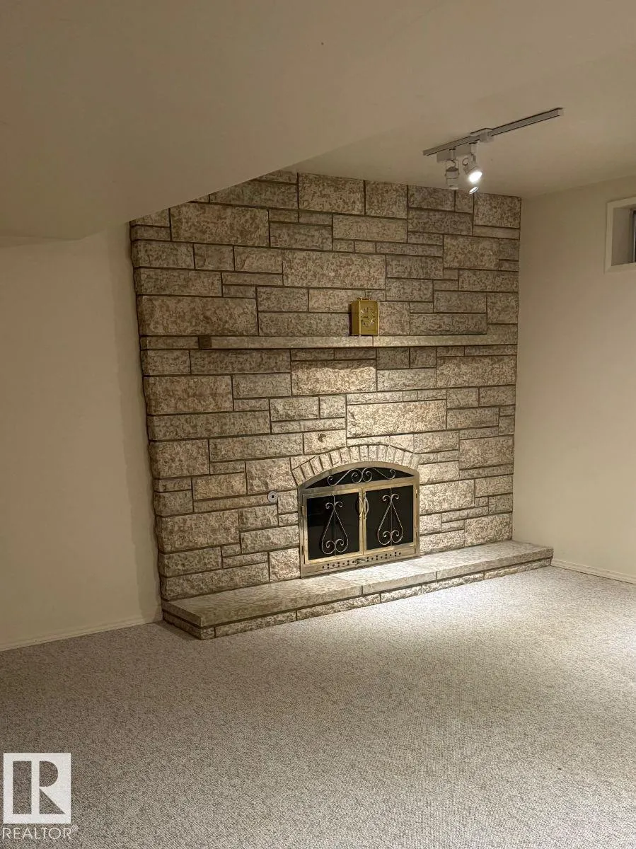 29 LINDBERGH Crescent
