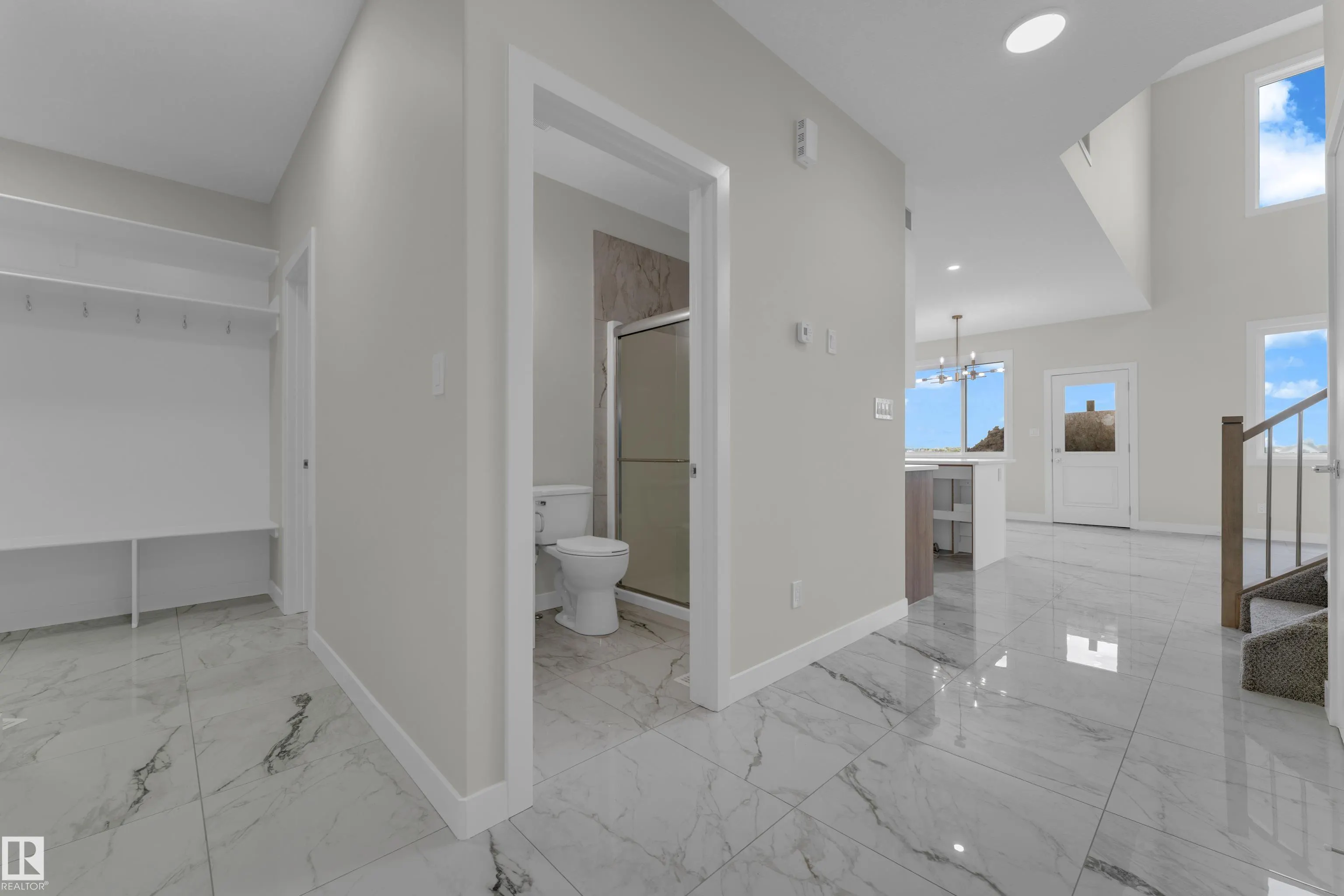 3814 39 St