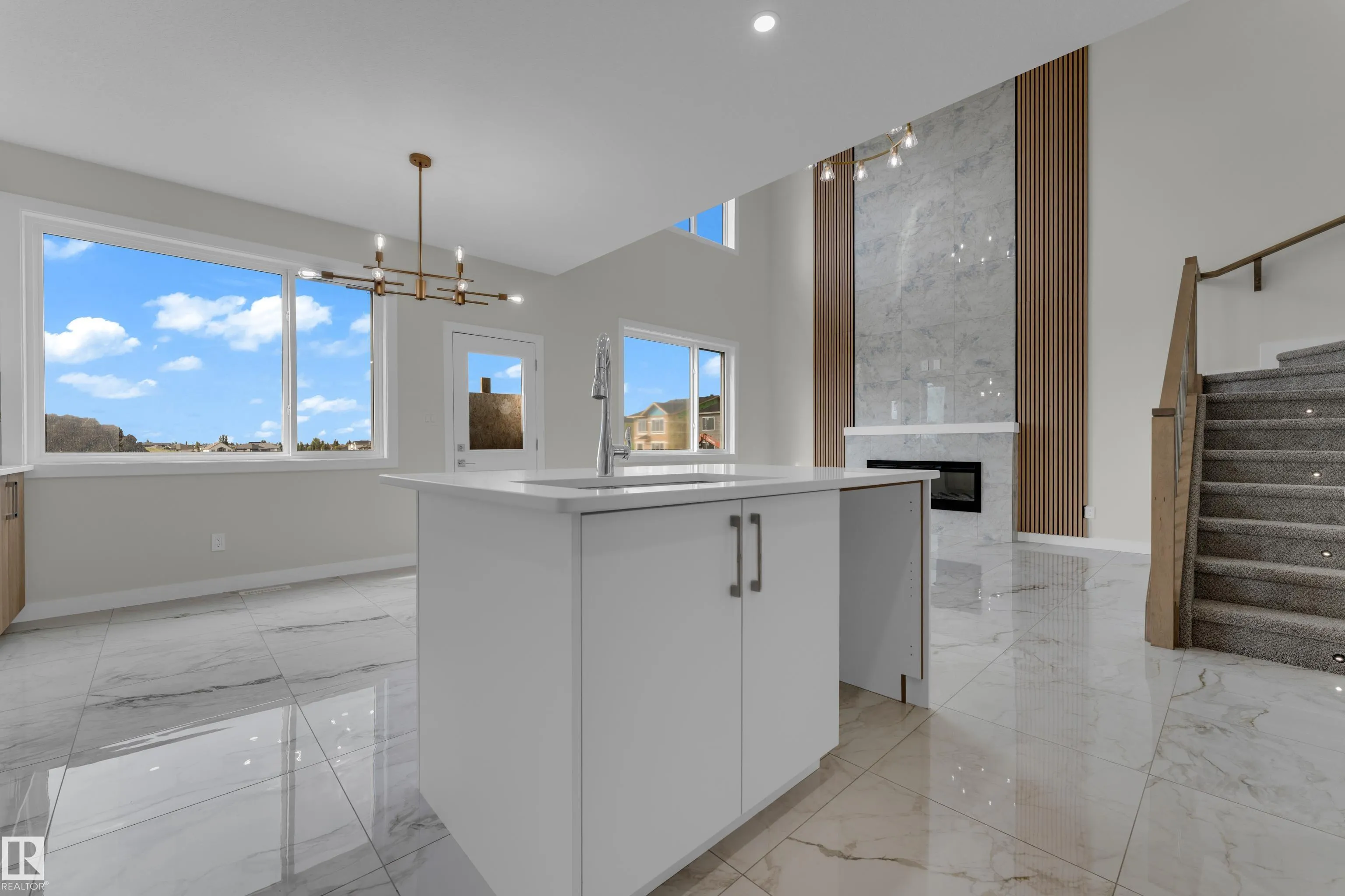 3814 39 St
