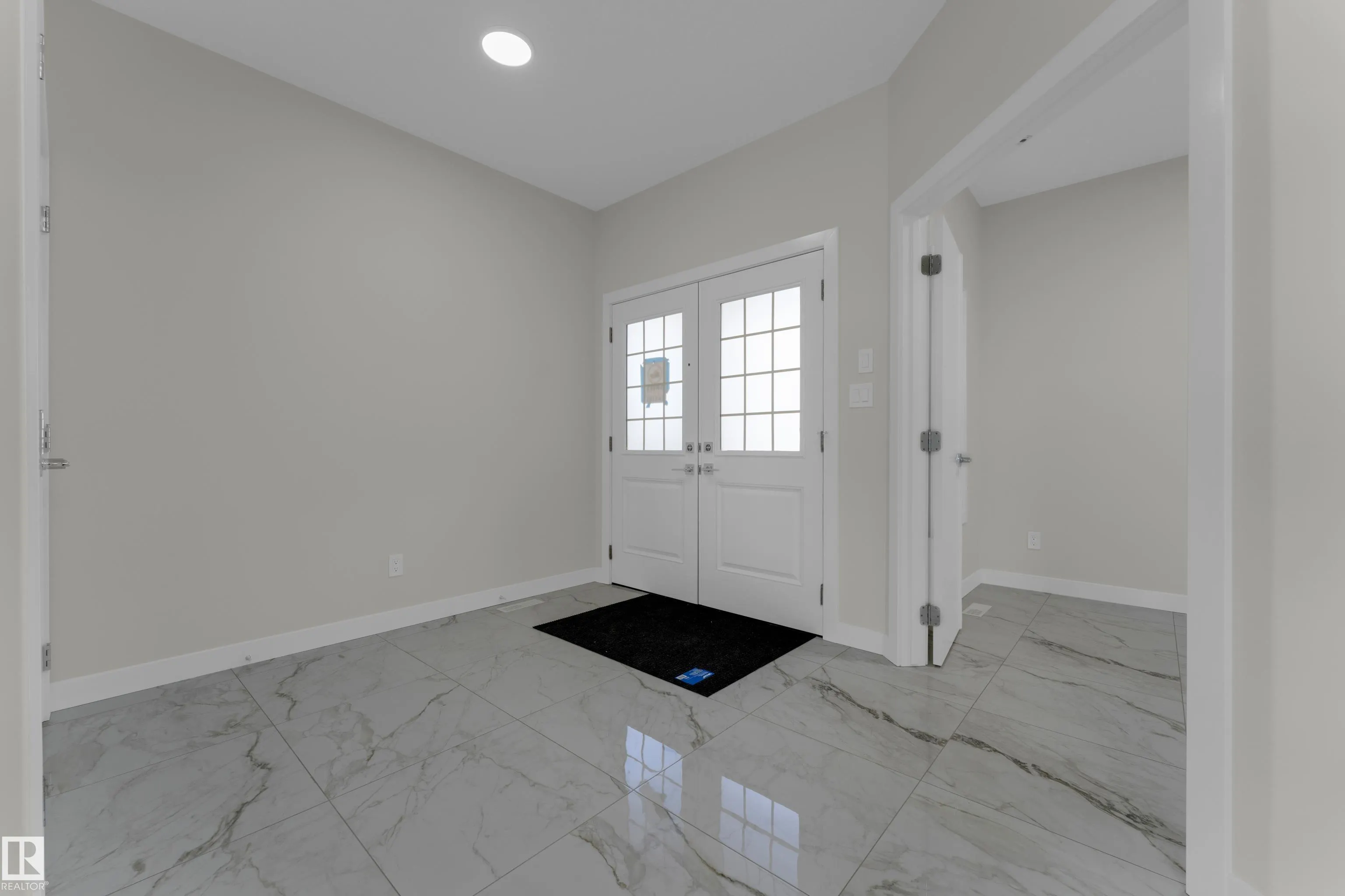 3814 39 St