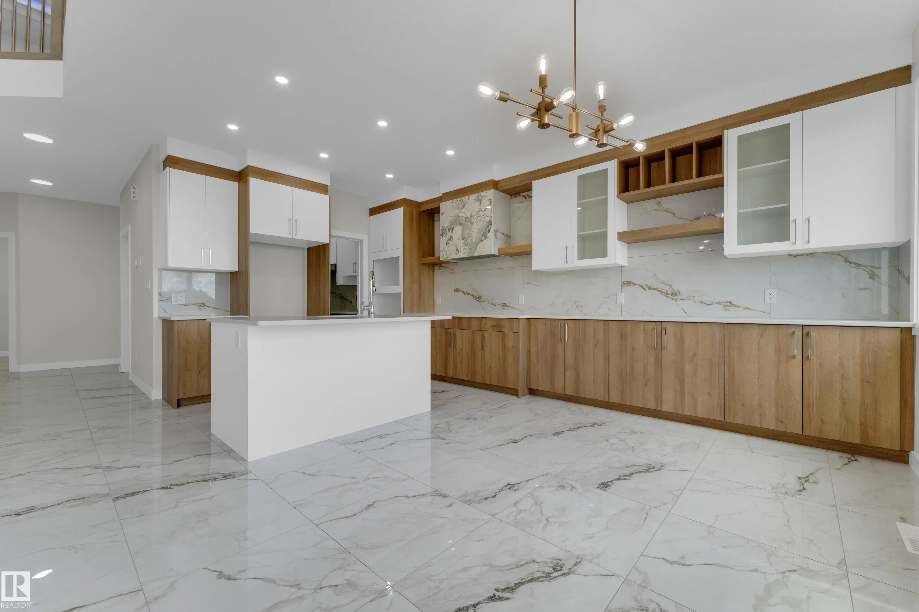 3814 39 St