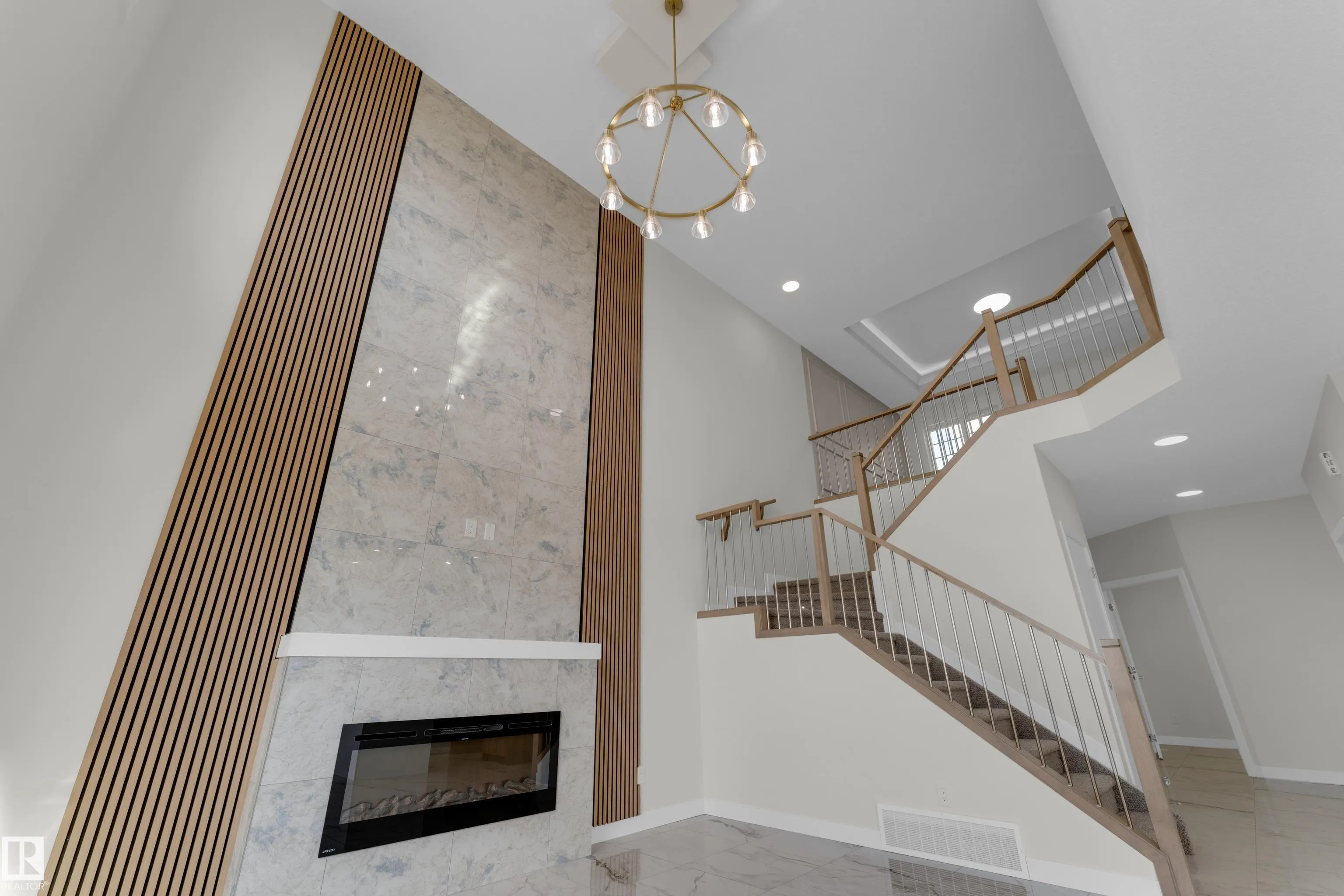 3814 39 St