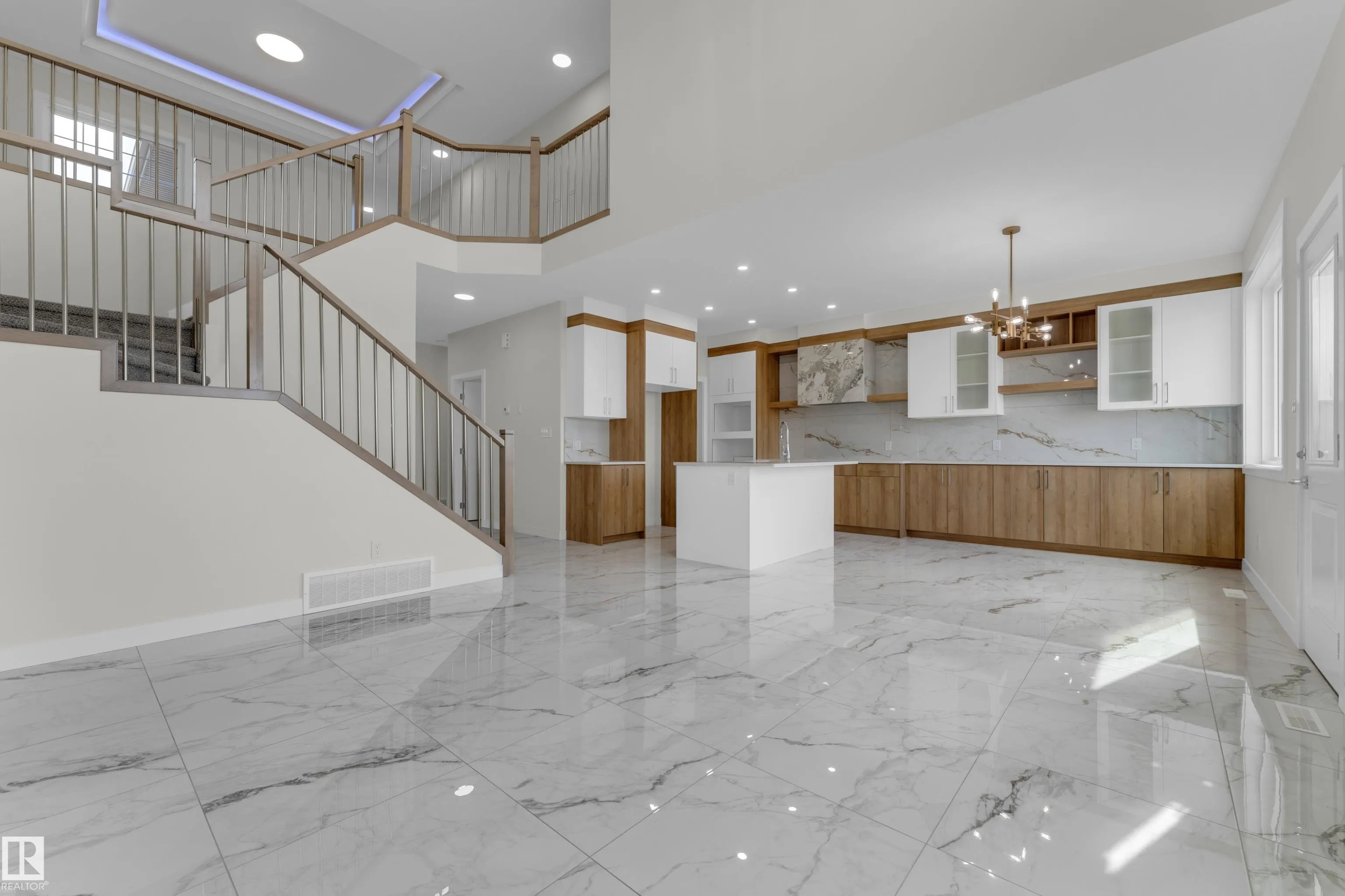 3814 39 St