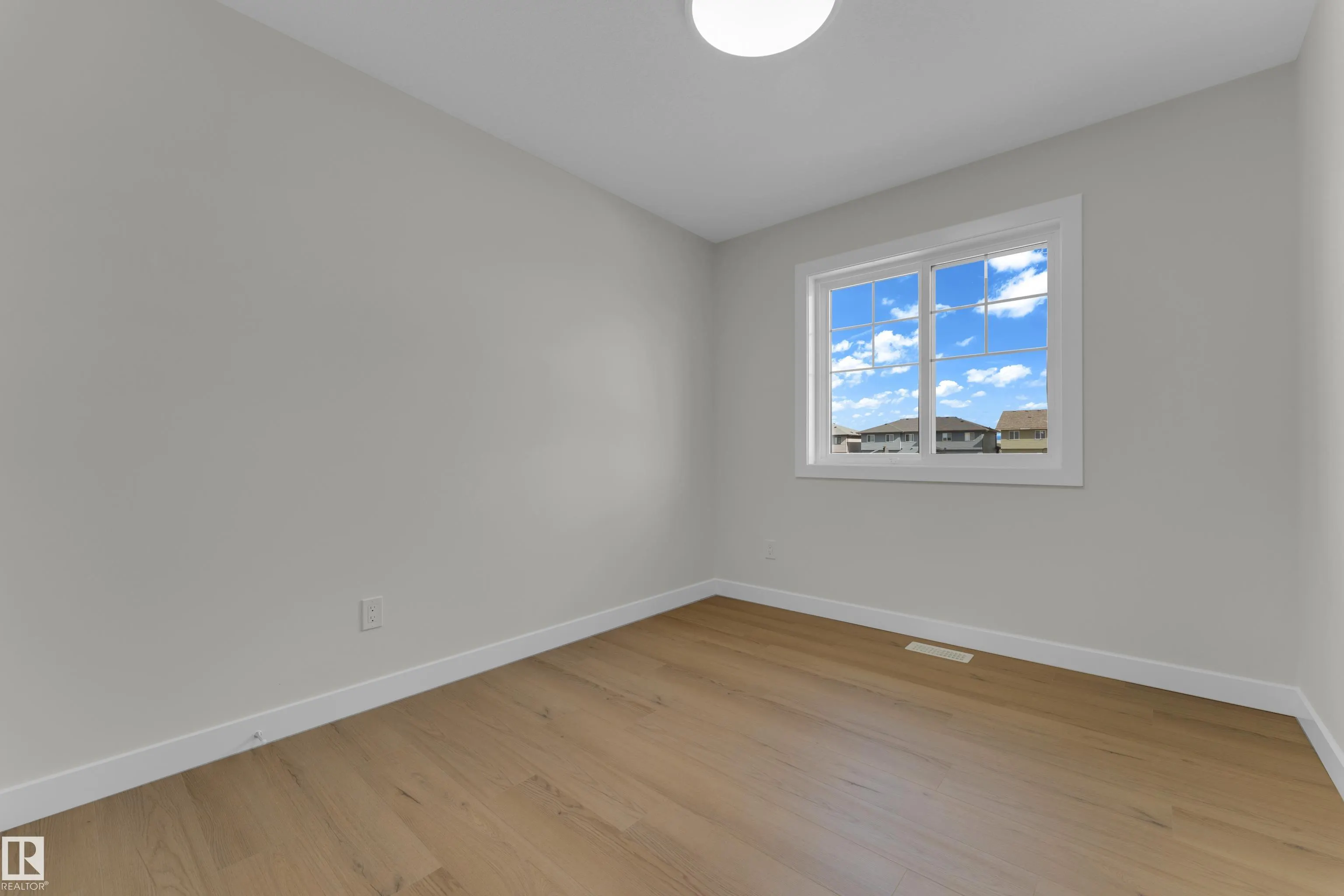 3814 39 St
