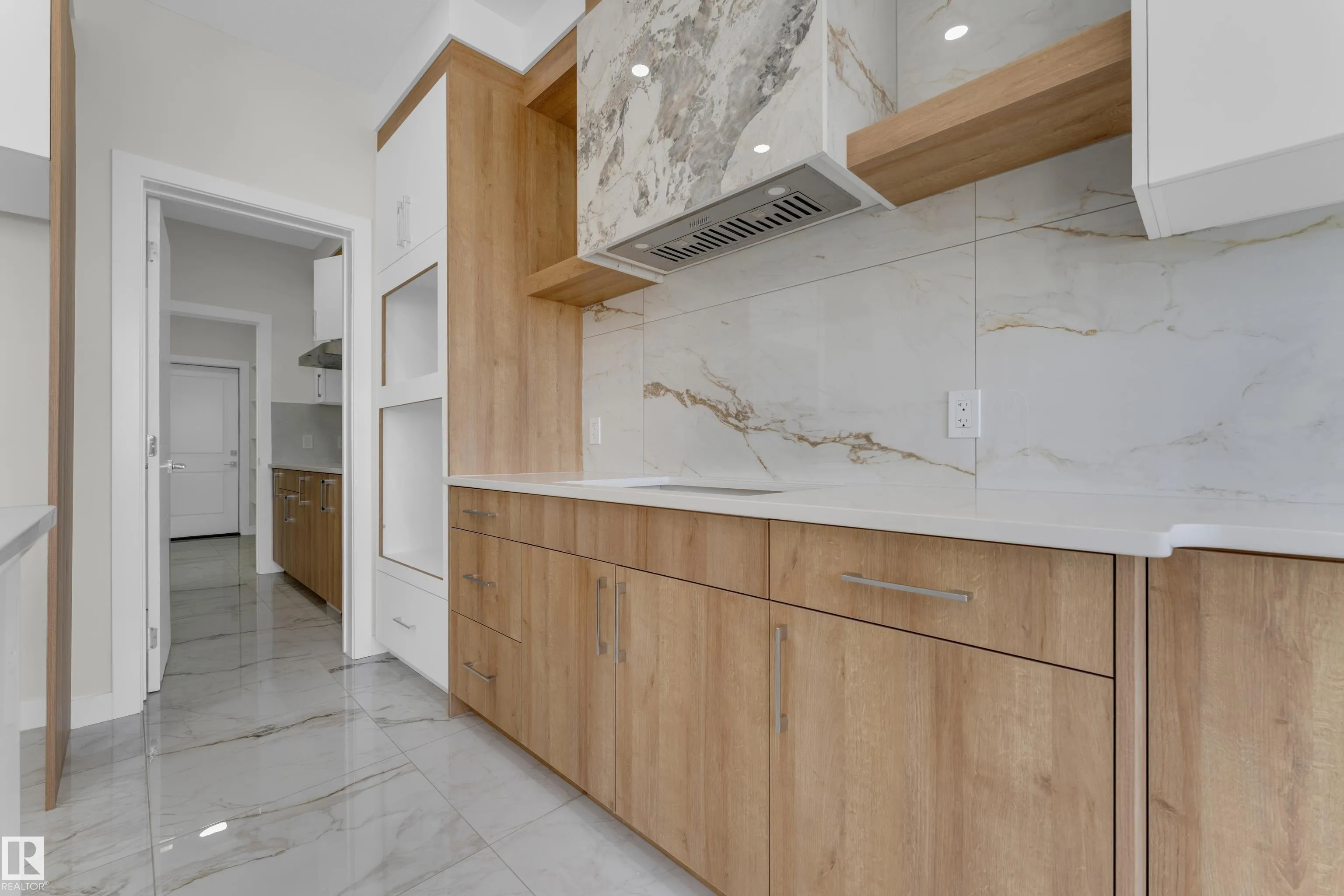 3814 39 St