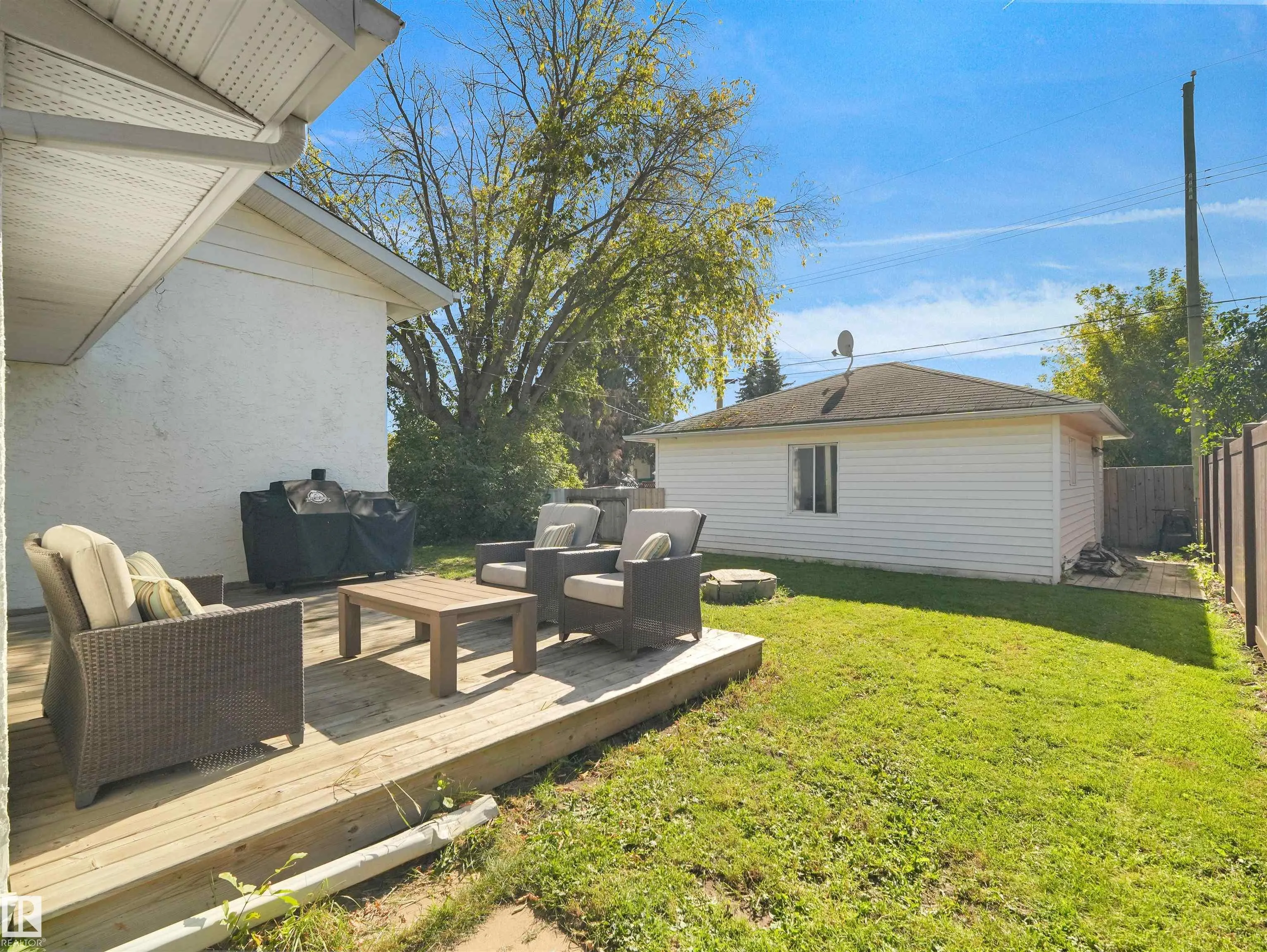 16 THOMPSON Crescent