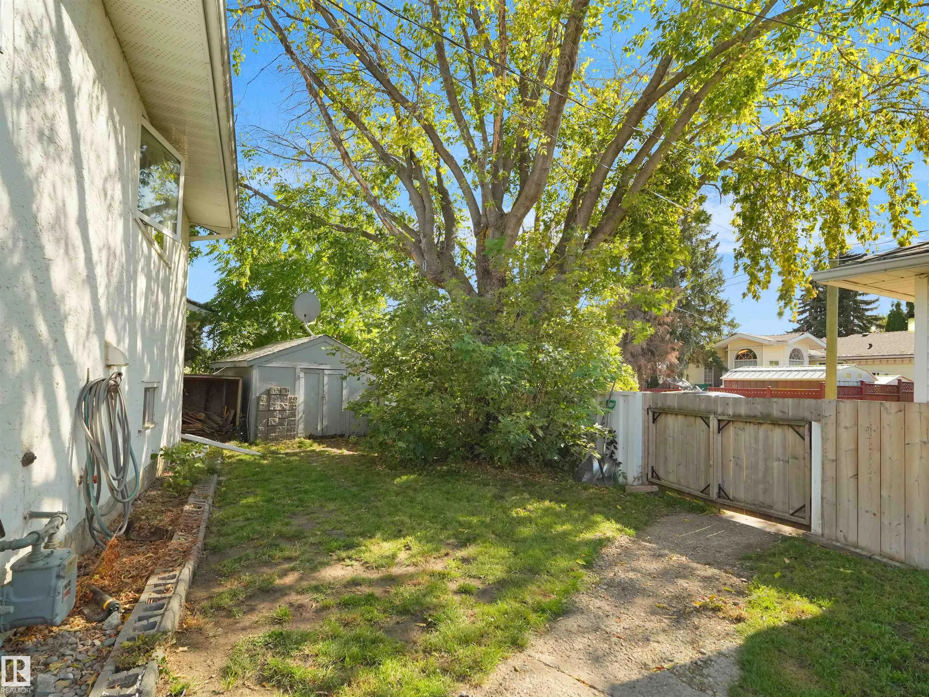 16 THOMPSON Crescent
