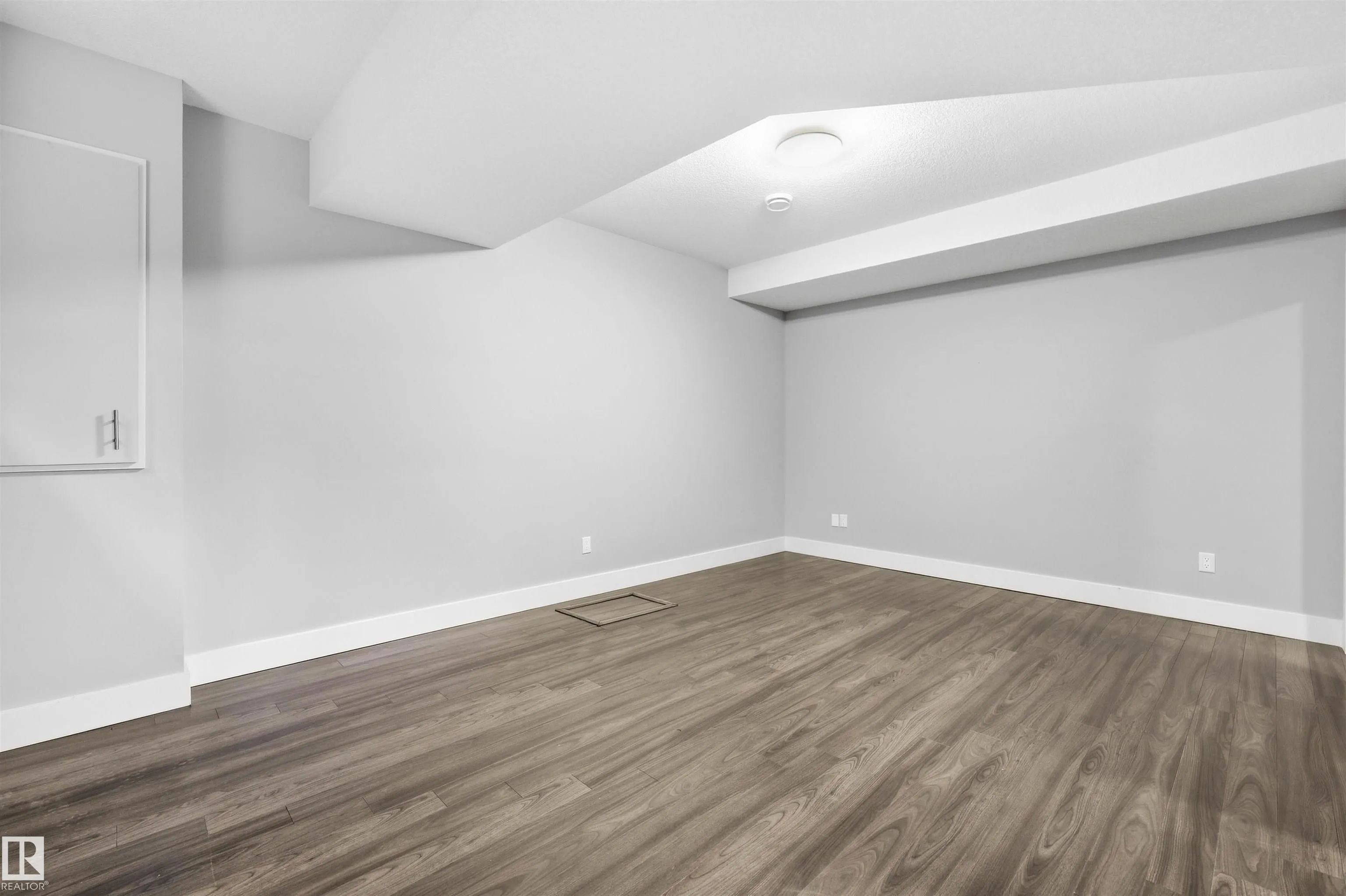 9945 78 Street