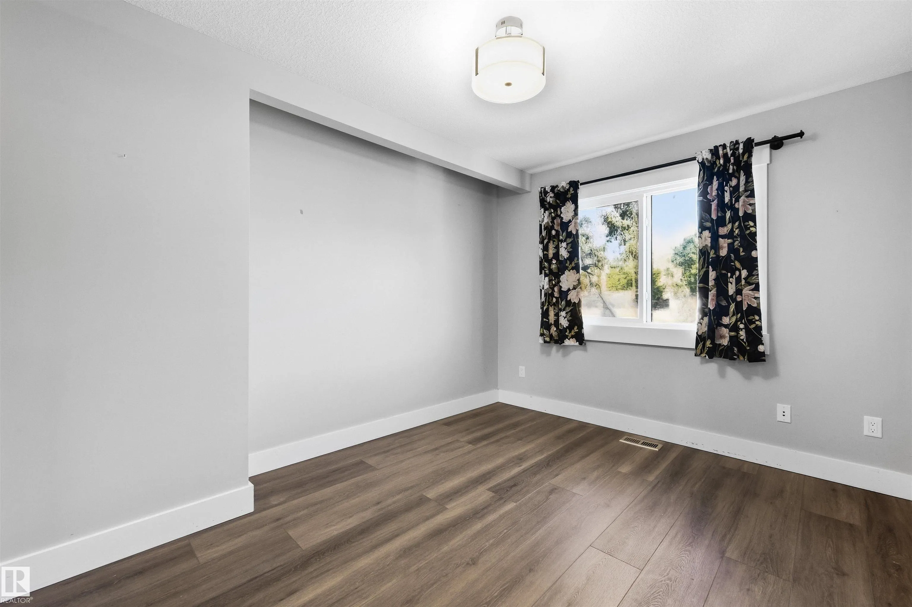 9945 78 Street