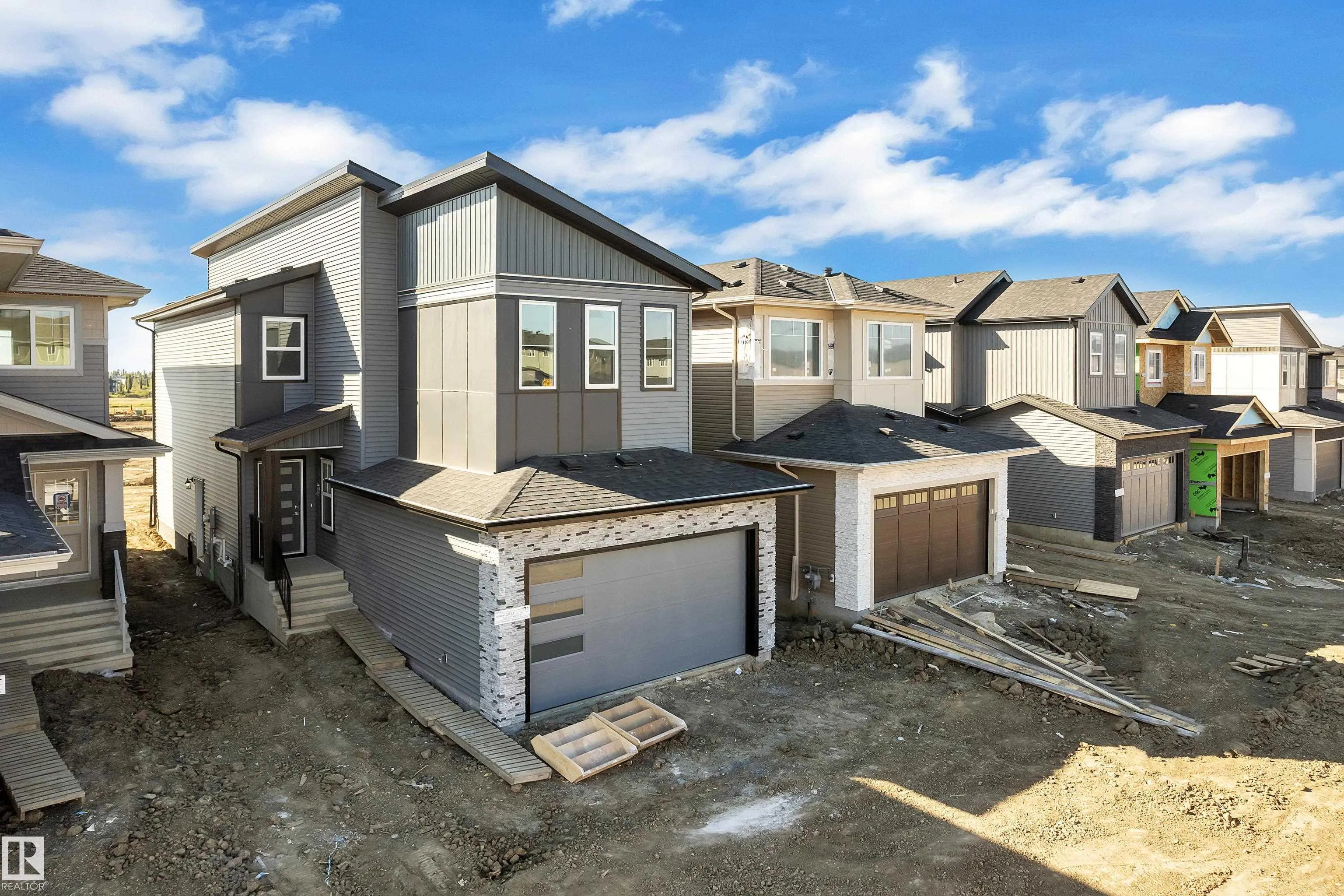 3816 39 St