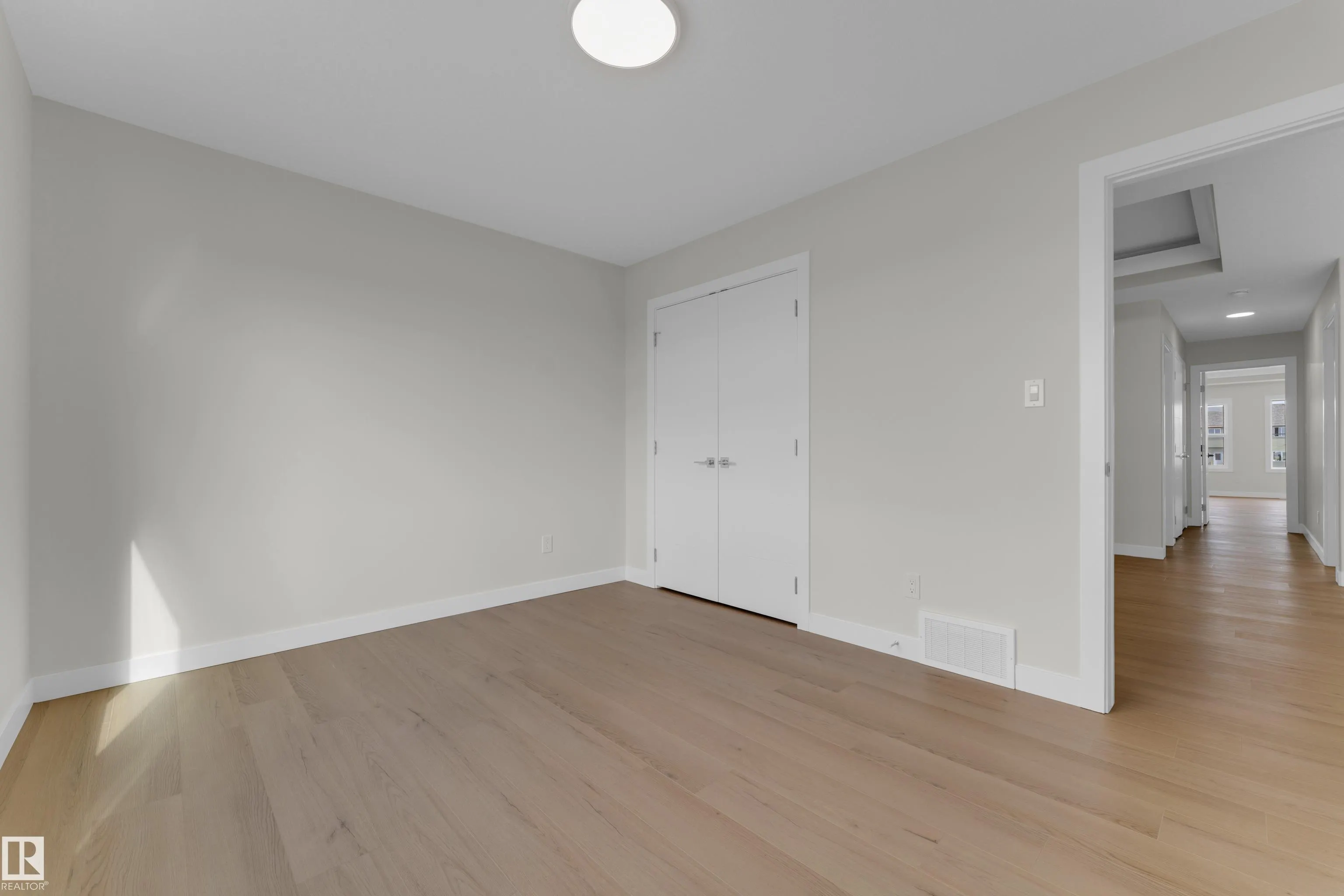 3816 39 St